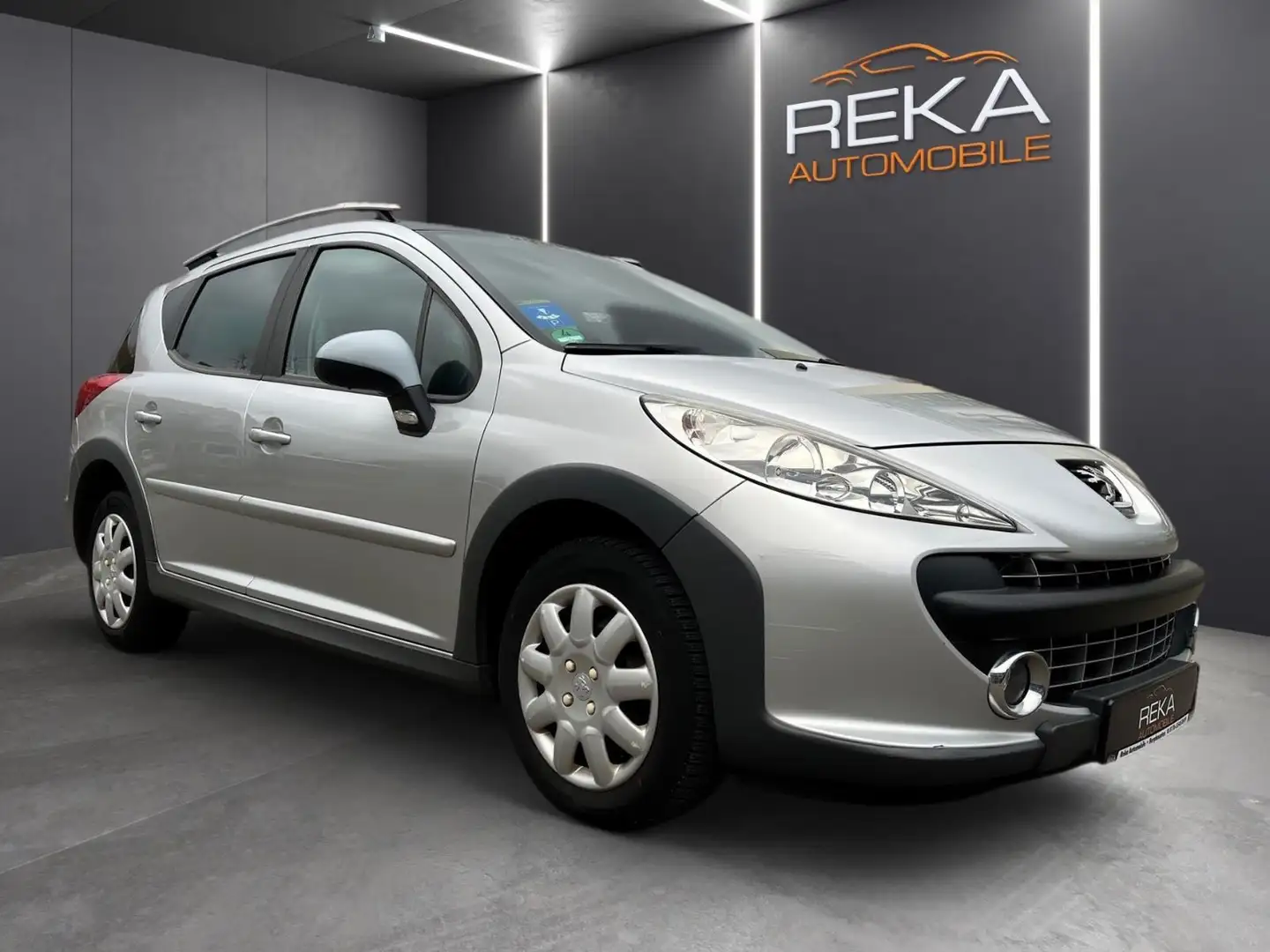 Peugeot 207 SW Escapade Grau - 1