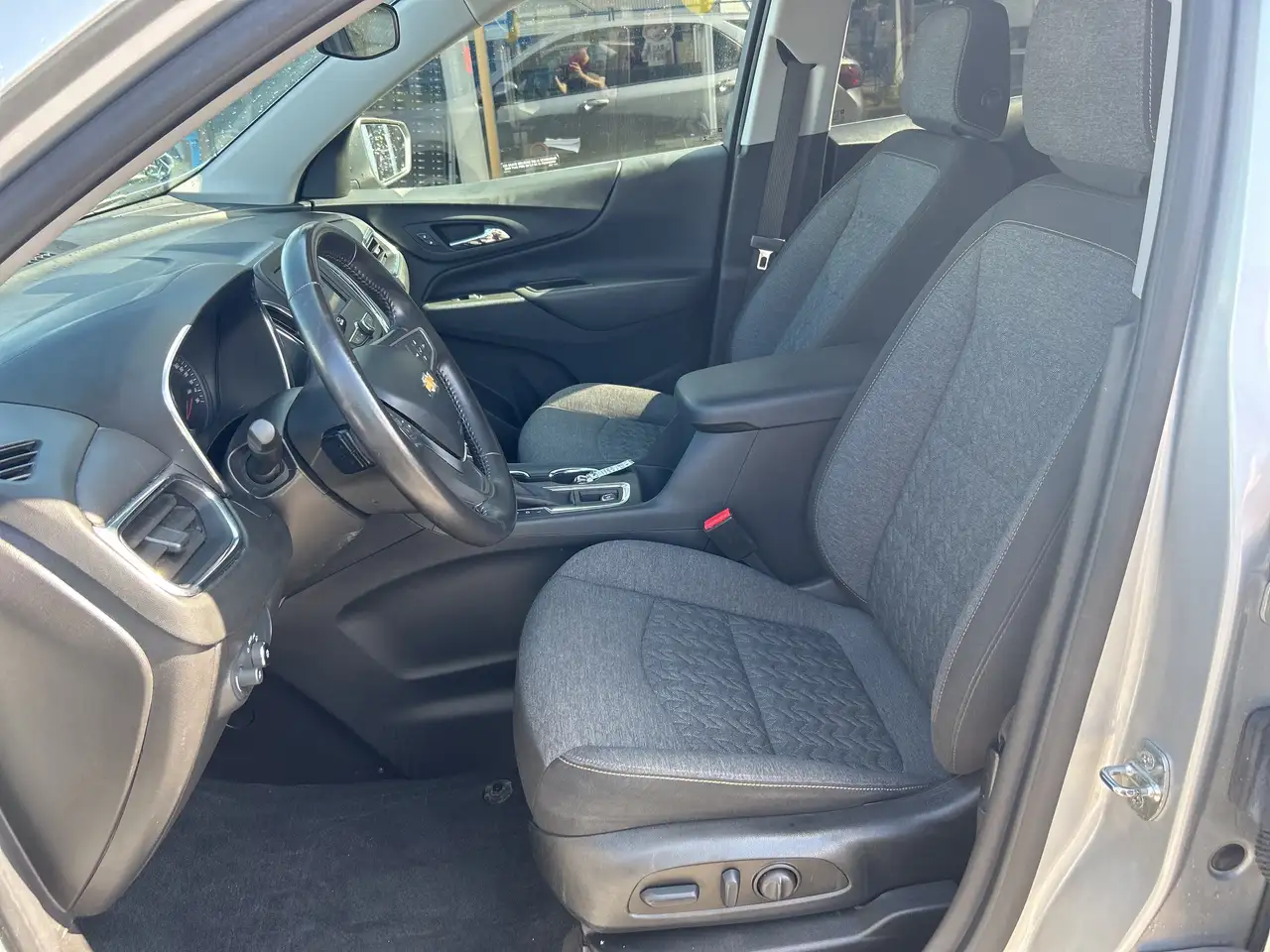 Chevrolet Equinox снимка Chevrolet Equinox