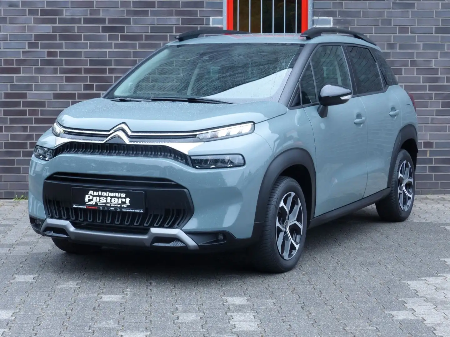Citroen C3 Aircross Shine 130 HDI EAT6 Grün - 1