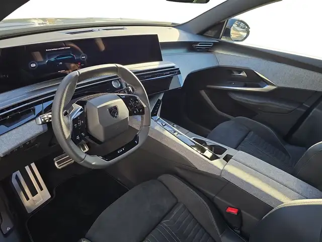 Peugeot 5008 GT Plug-in Hybrid 195 e-DCS7 Ansicht 12