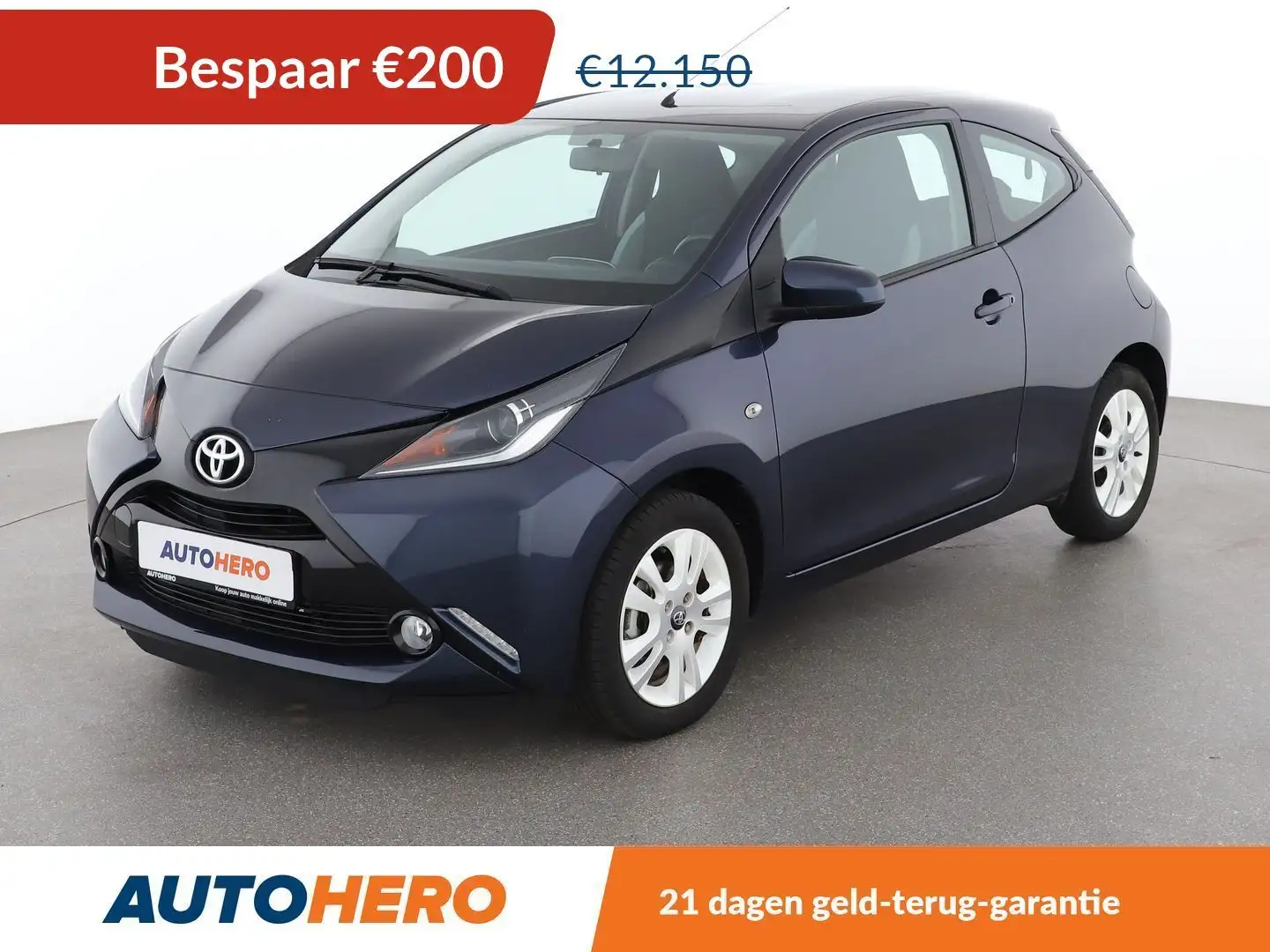 Toyota Aygo 1.0 X-Play Blauw - 1