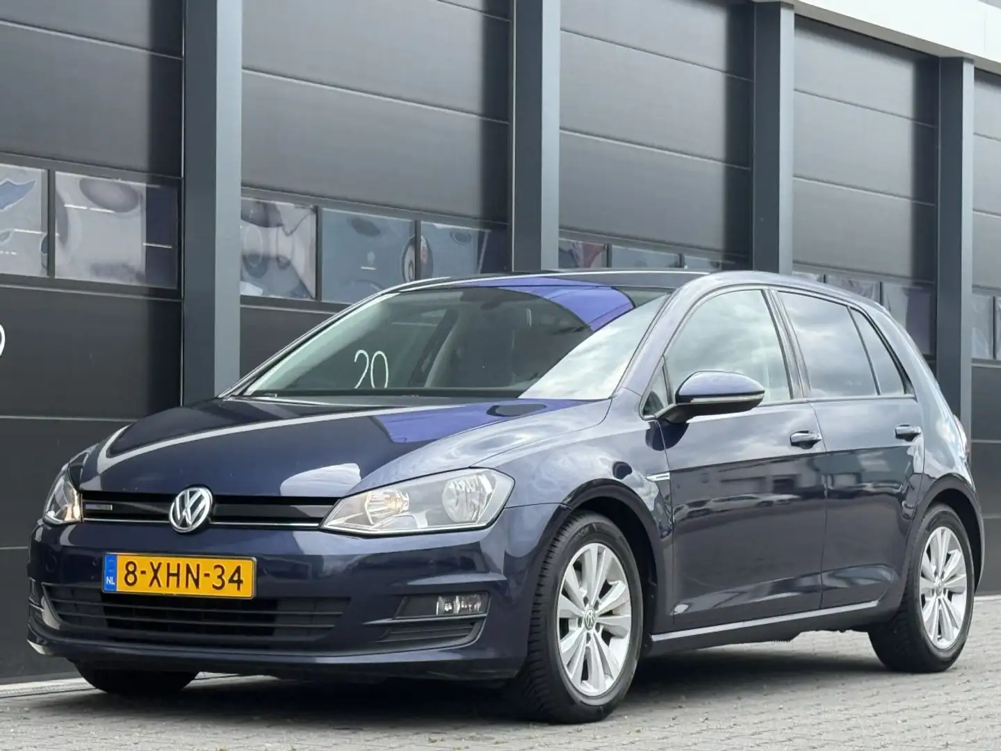 Volkswagen Golf Variant 1.6 TDI Highline Bluemotion Blauw - 1