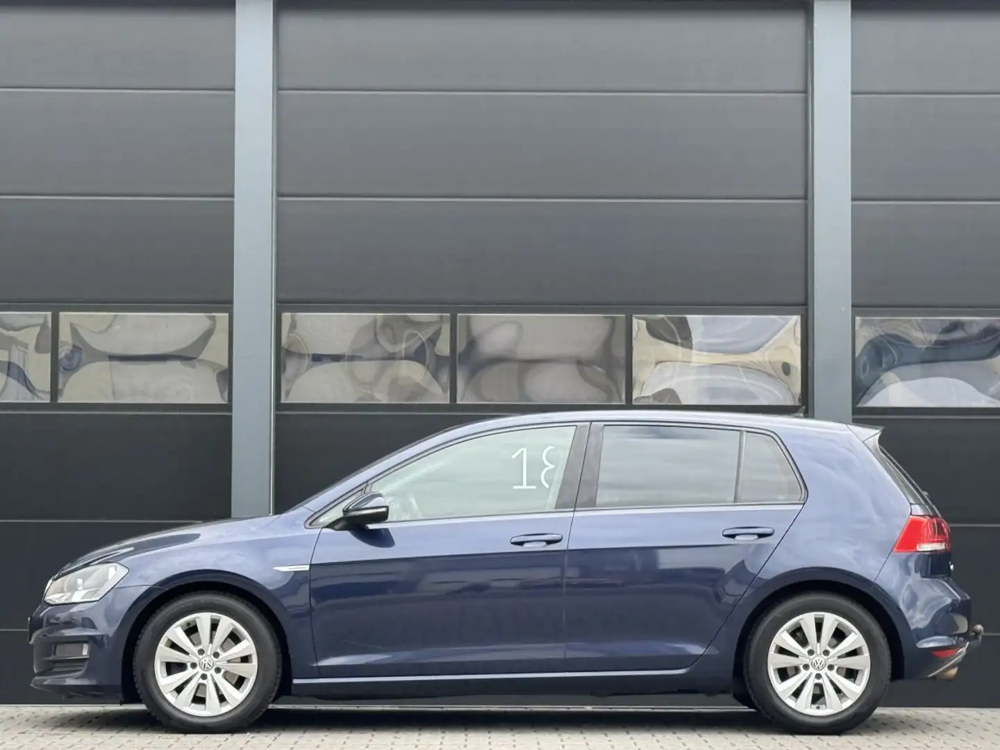 Volkswagen Golf Variant 1.6 TDI Highline Bluemotion Blauw - 2