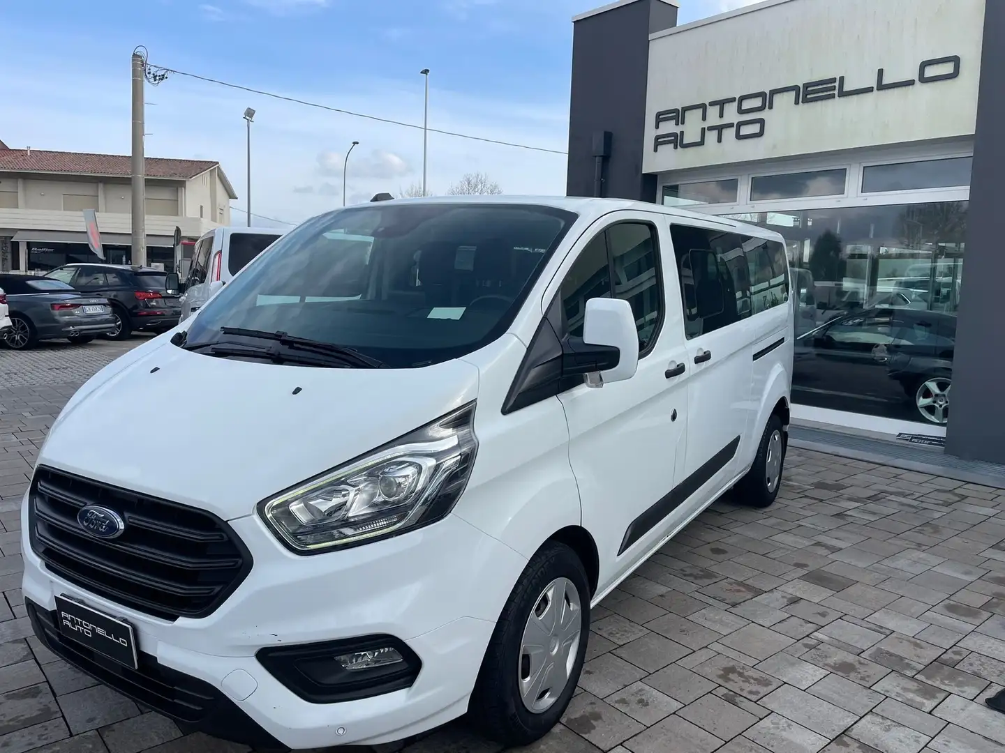 Ford Transit Custom 320 2.0 EcoBlue Hybrid 130CV PL L2 Combi 9 posti Weiß - 1