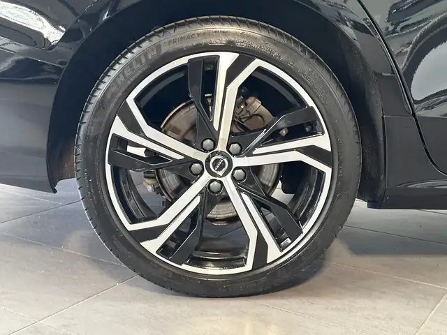 Volvo V60 view 3