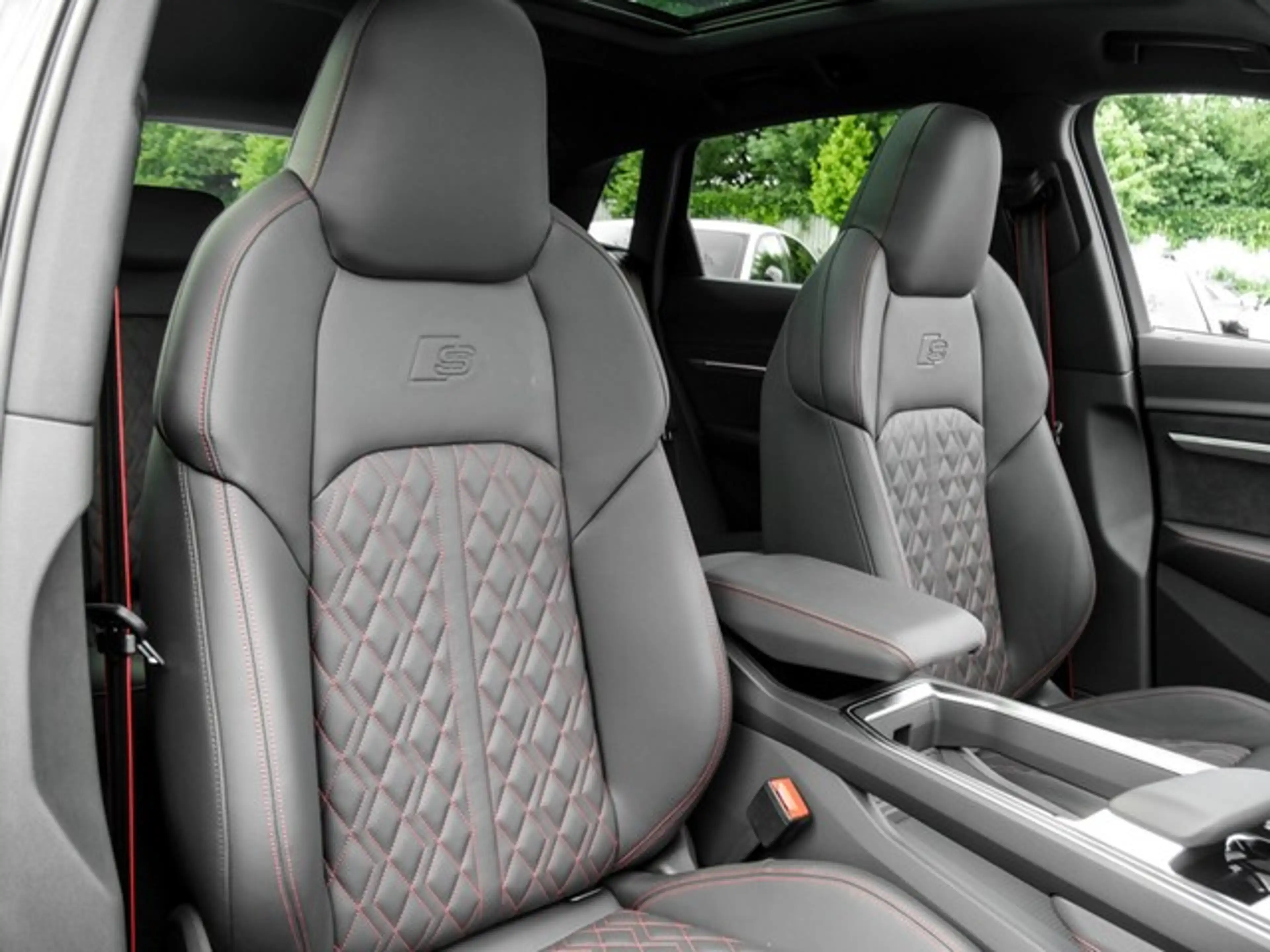 Audi Q8 e-tron 55 Qu. S LINE PANO B&O AHK 360°CAM — photo 12