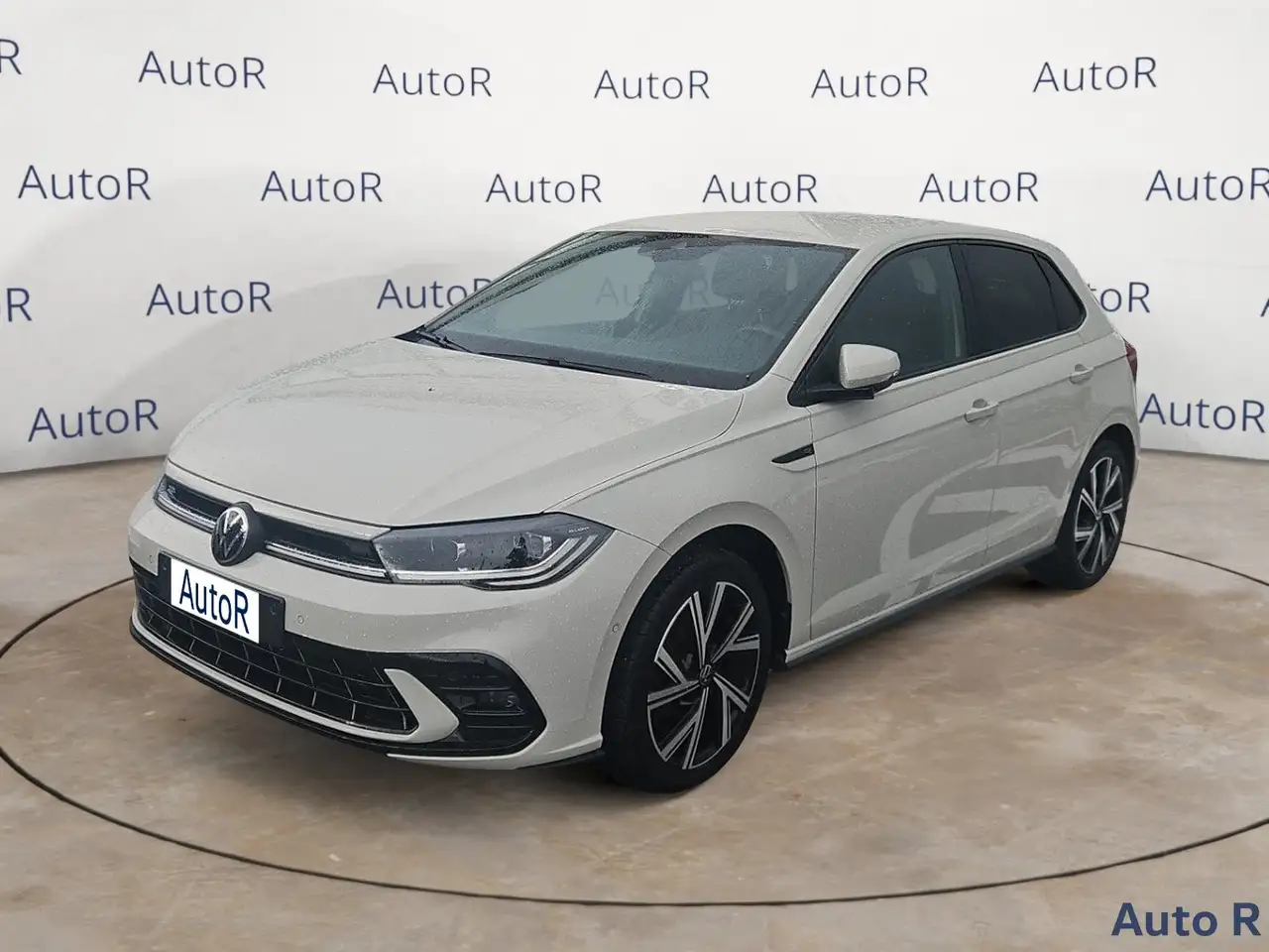 Volkswagen Polo Polo 1.0 tsi R-Line 95cv — photo 1 of 17