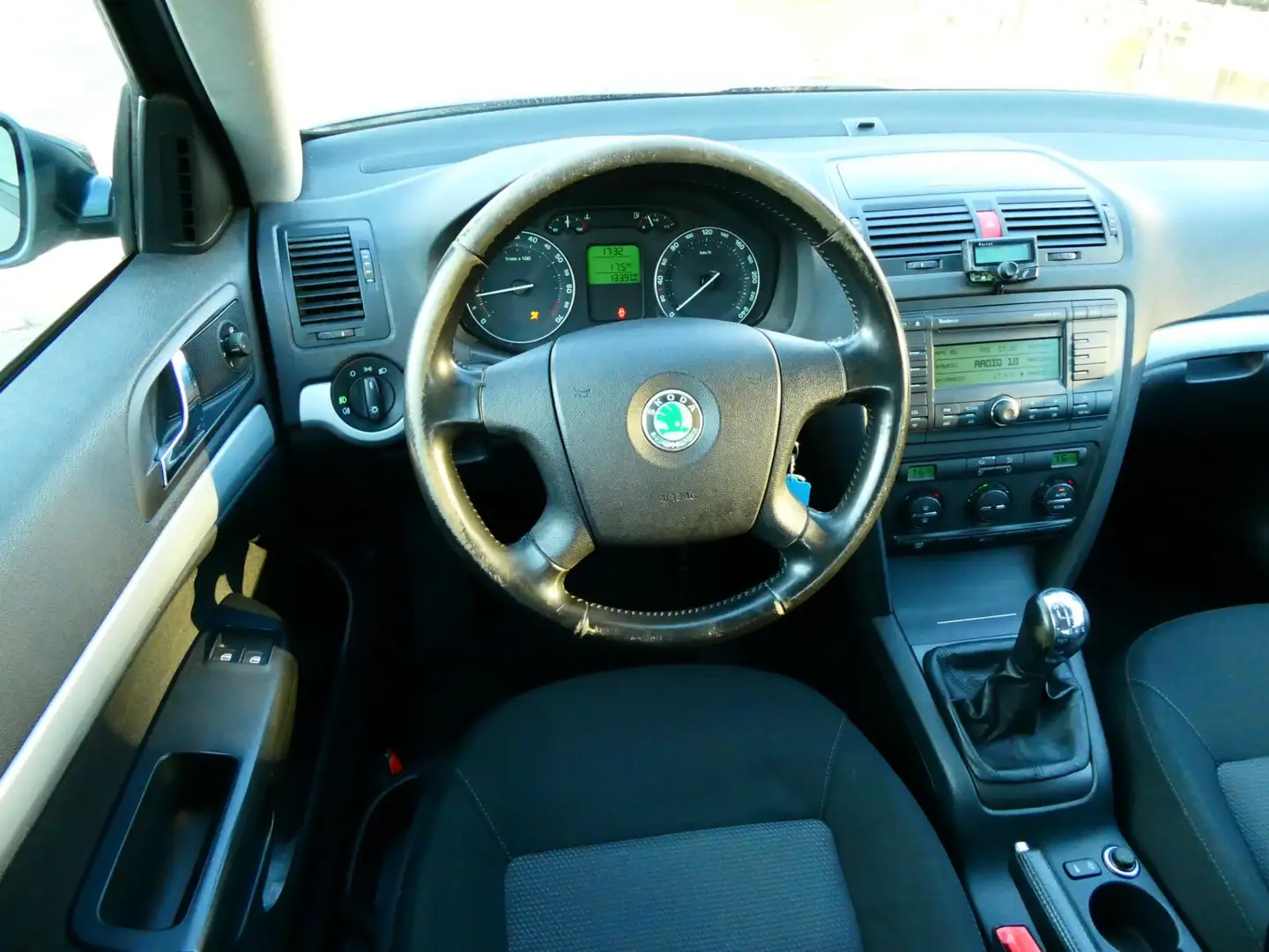 Skoda Octavia Combi 1.8 TSI 161pk Clima Cruise Trekhaak 1300kg. Grey - 2