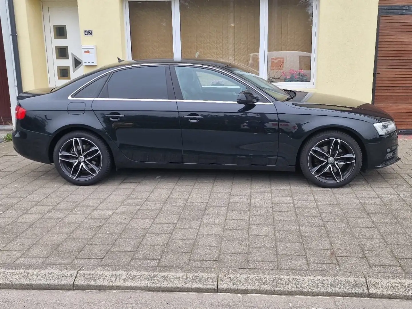 Audi A4 1.8 TFSI multitronic Attraction Noir - 1