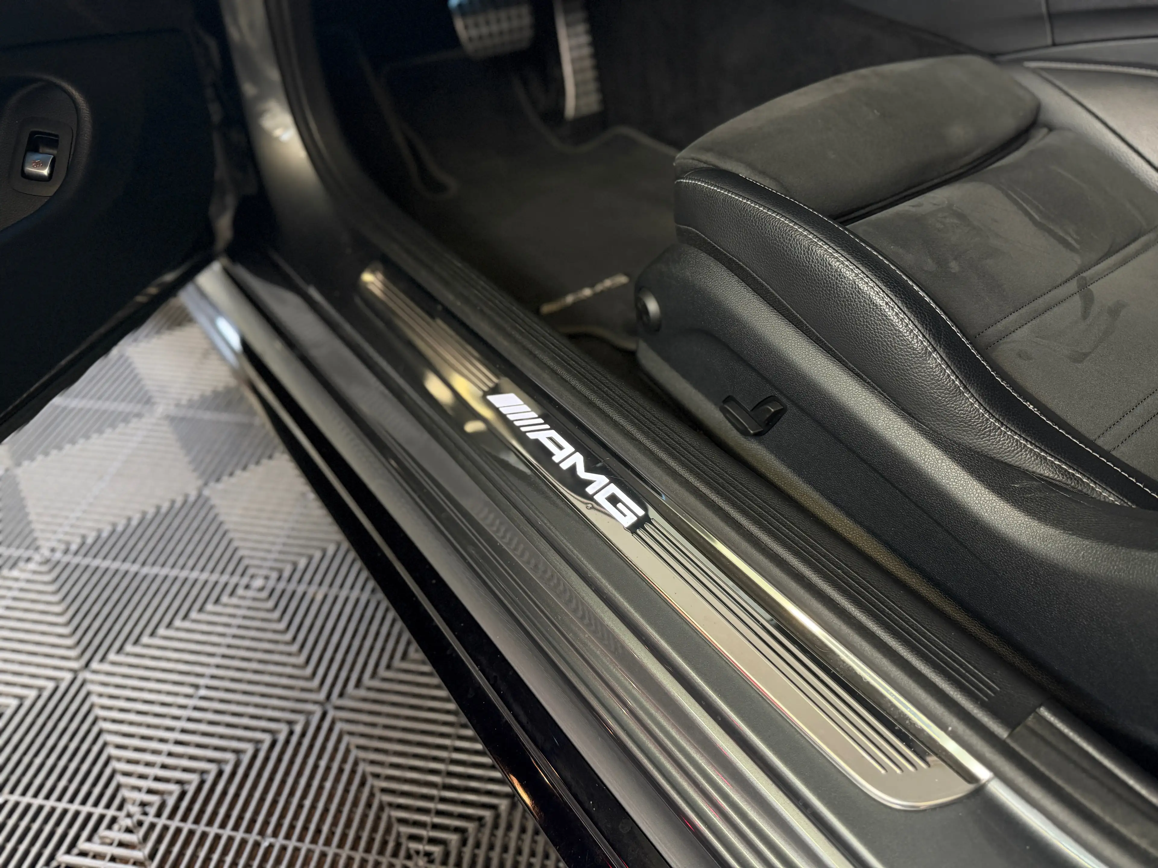Mercedes-Benz C 63 AMG S Coupe-MULTIBEAM-PANO-KAMERA-DISTRONIC-KEYLESS — photo 15