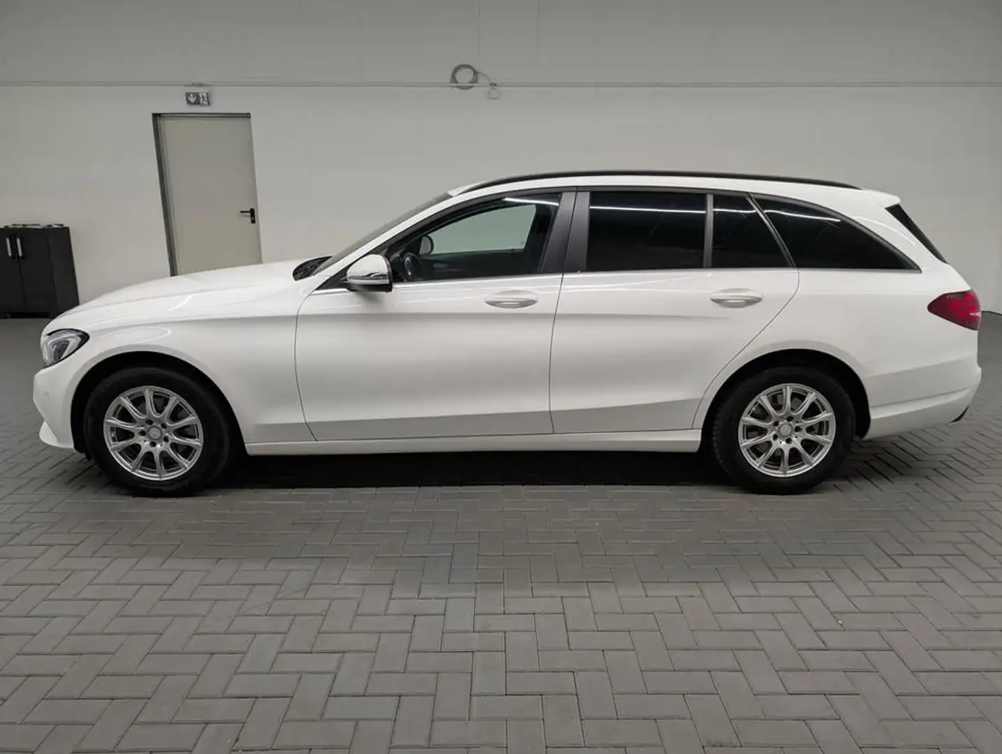 Mercedes-Benz C 180 d T LED/Navi/SHZ/PDC/Tempom./16 LM Weiß - 2