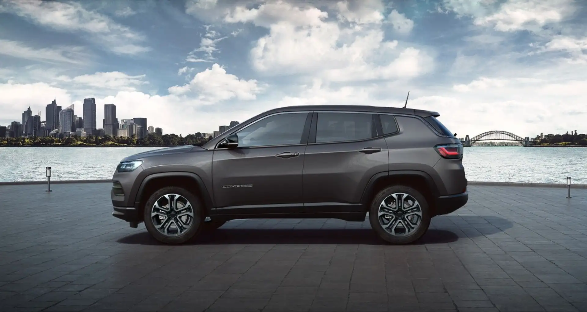 Jeep Compass Altitude MY24 1.5l  e-Hybrid Automatik Grau - 2
