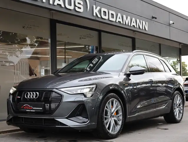 Audi E-Tron view 7