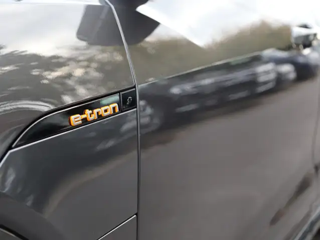 Audi E-Tron view 9