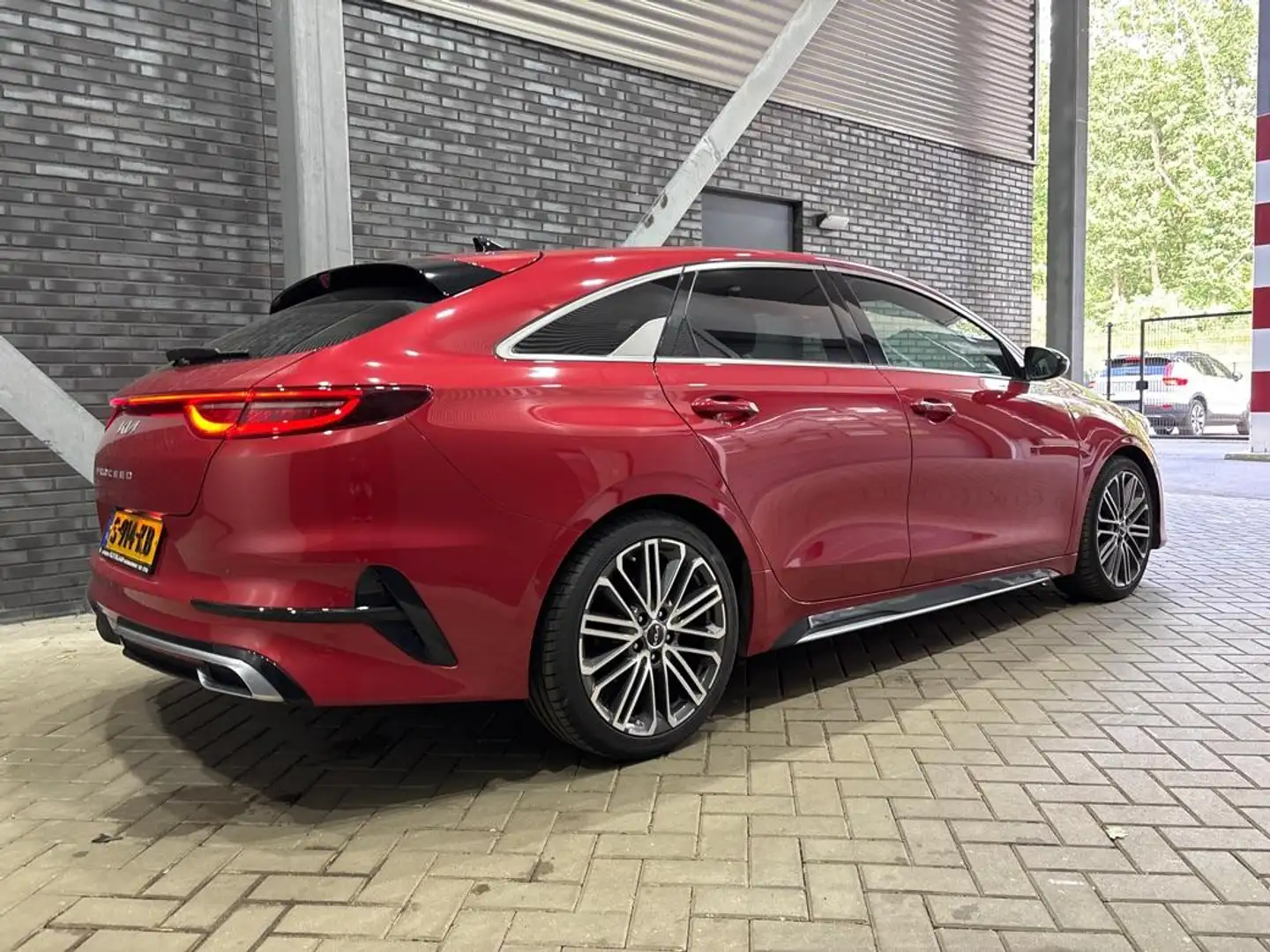 Kia ProCeed / pro_cee'd 1.5 T-GDi GT-Line | Panoramadak | ACC | BLIS | Cam Rood - 2