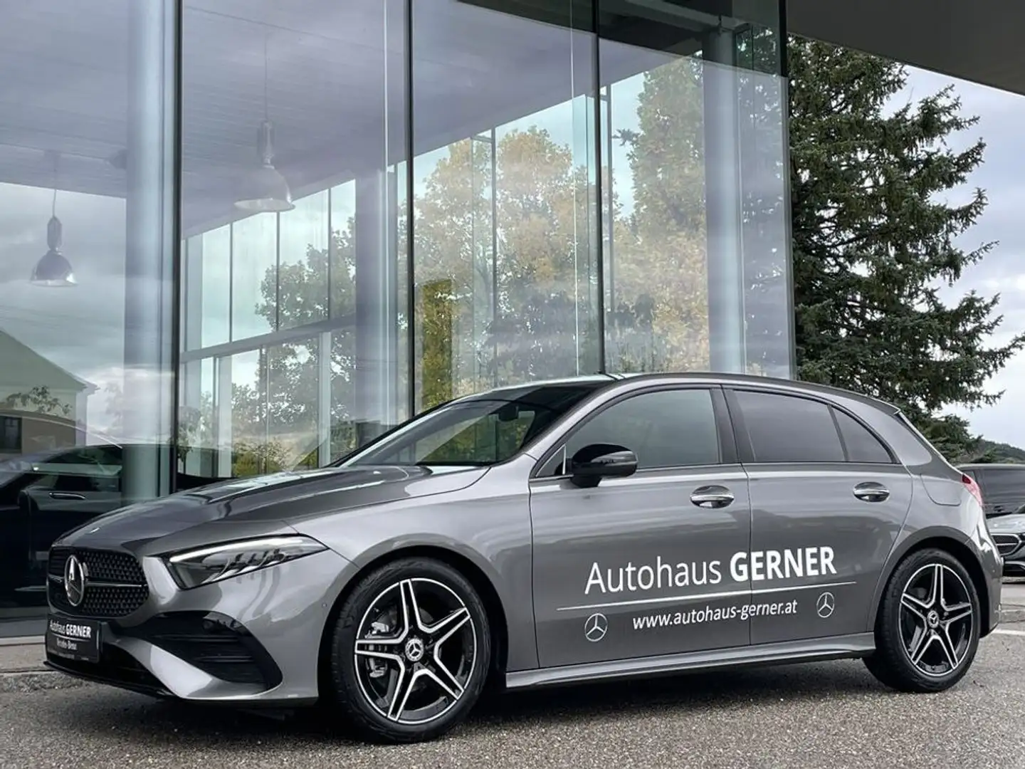 Mercedes-Benz A 180 *AMG-LINE*WINTER-PAKET*NIGHT-PAKET Grau - 1