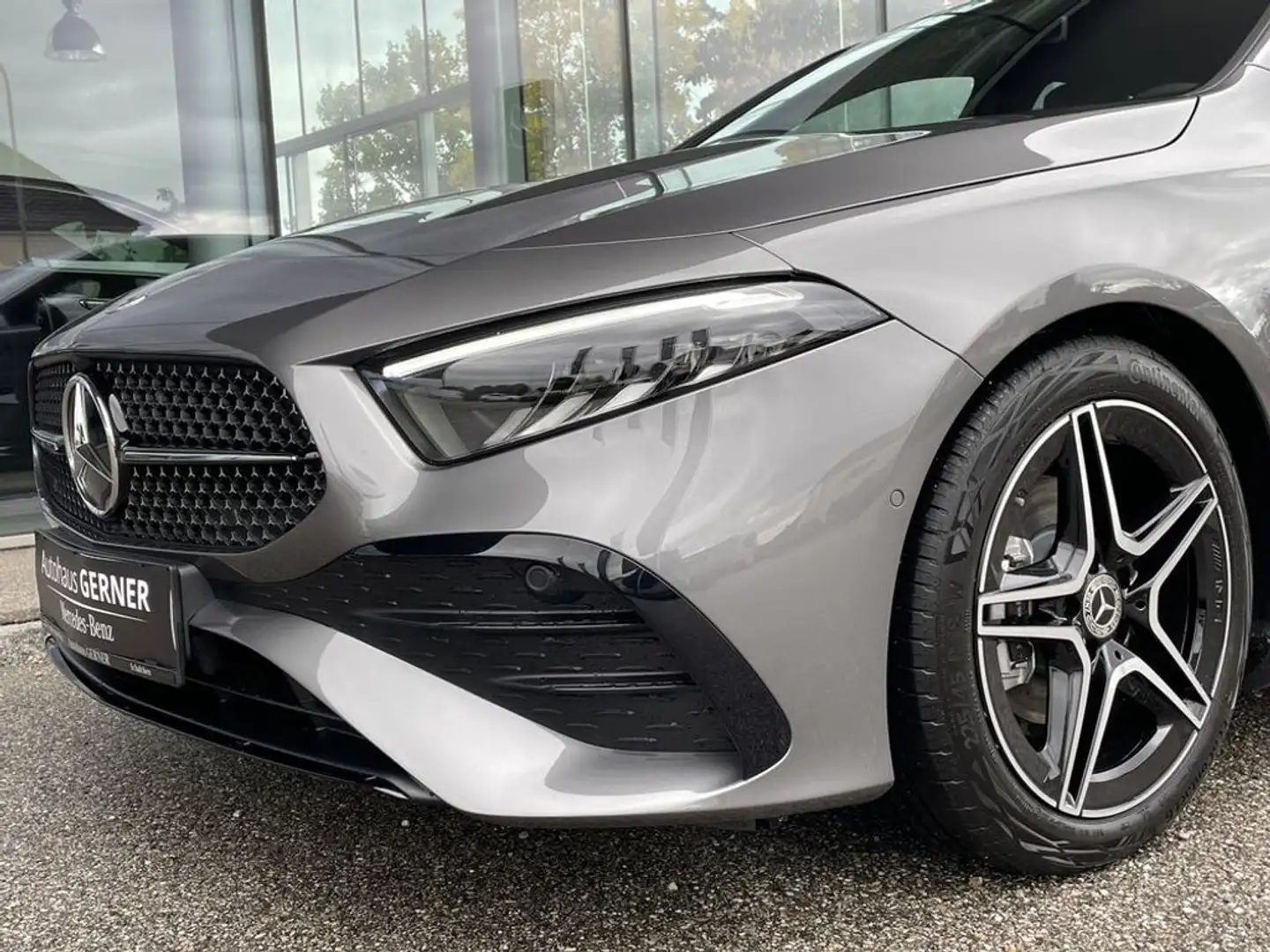 Mercedes-Benz A 180 *AMG-LINE*WINTER-PAKET*NIGHT-PAKET Grau - 2