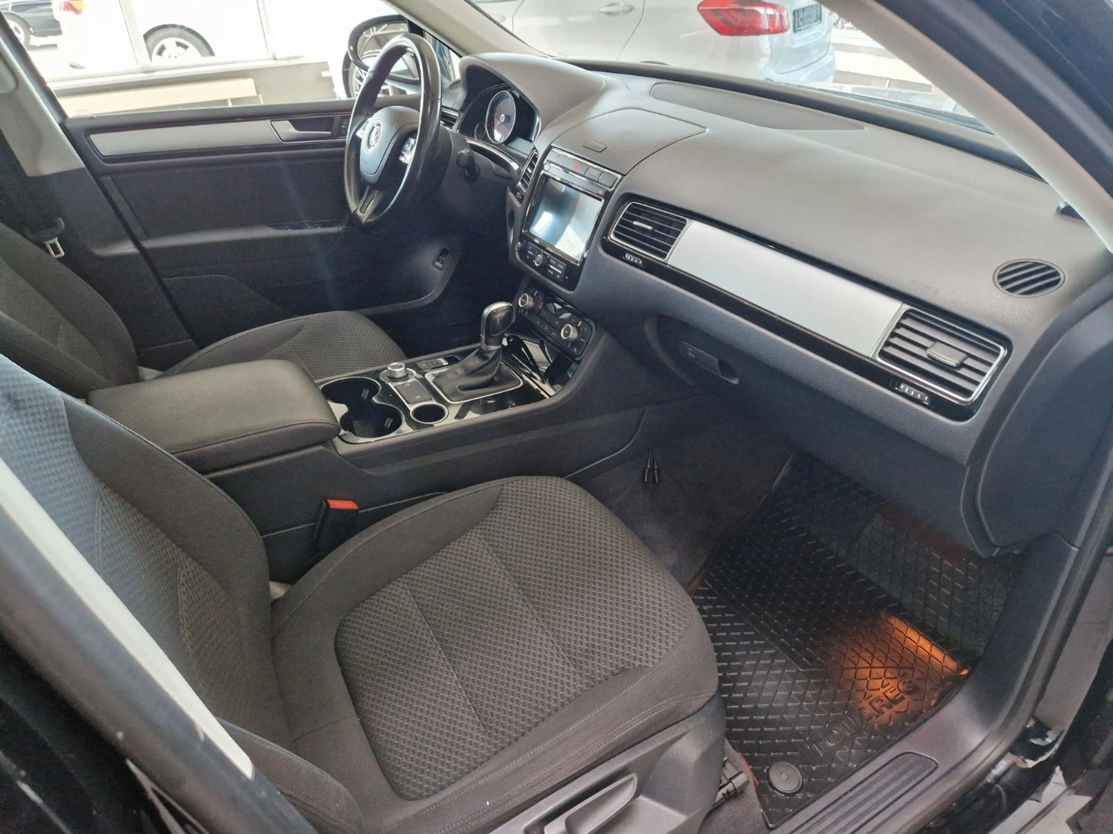 Volkswagen Touareg V6 TDI BMT 4Motion NAVI AHK 204PS — photo 12
