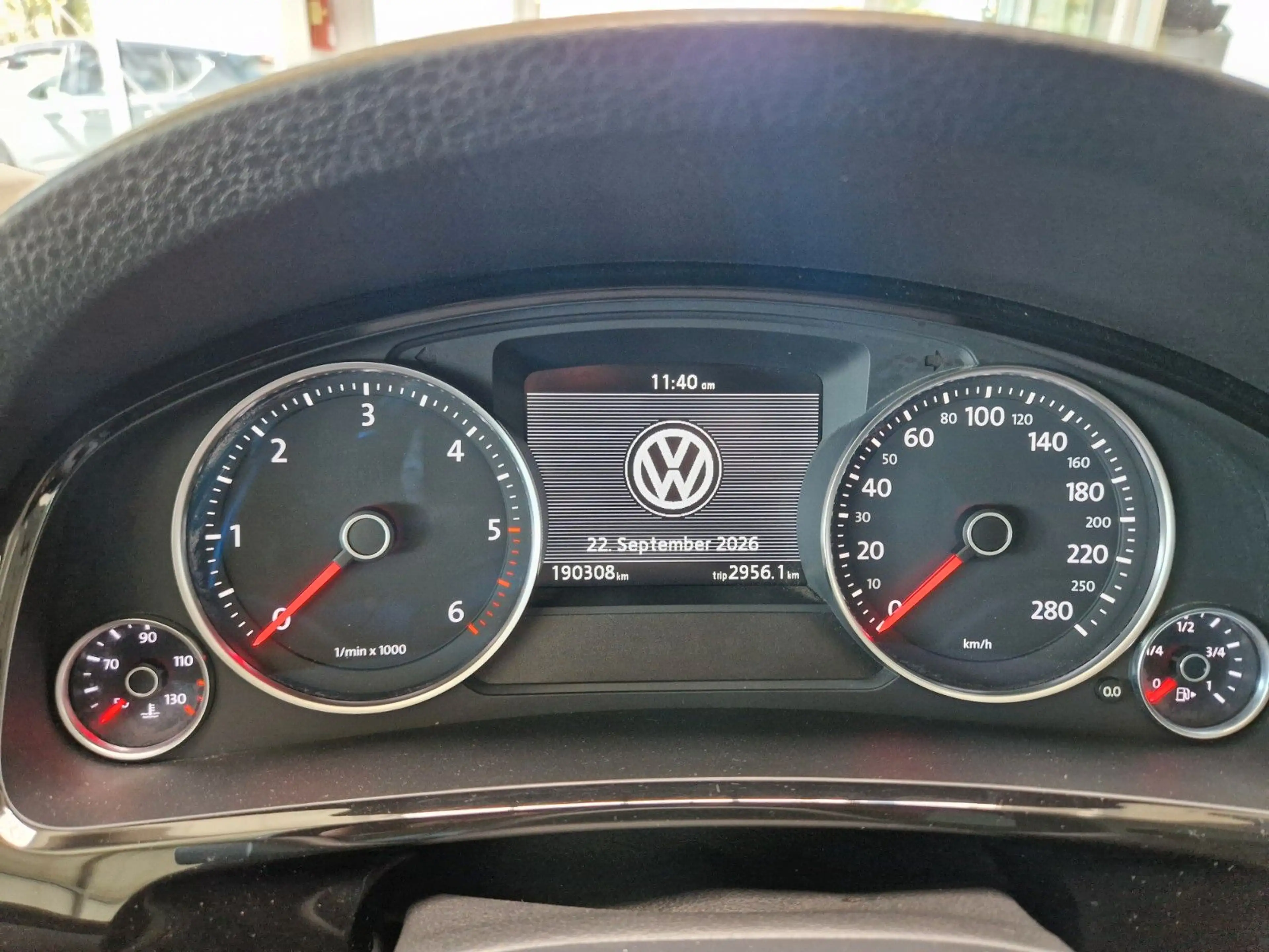 Volkswagen Touareg V6 TDI BMT 4Motion NAVI AHK 204PS — photo 18