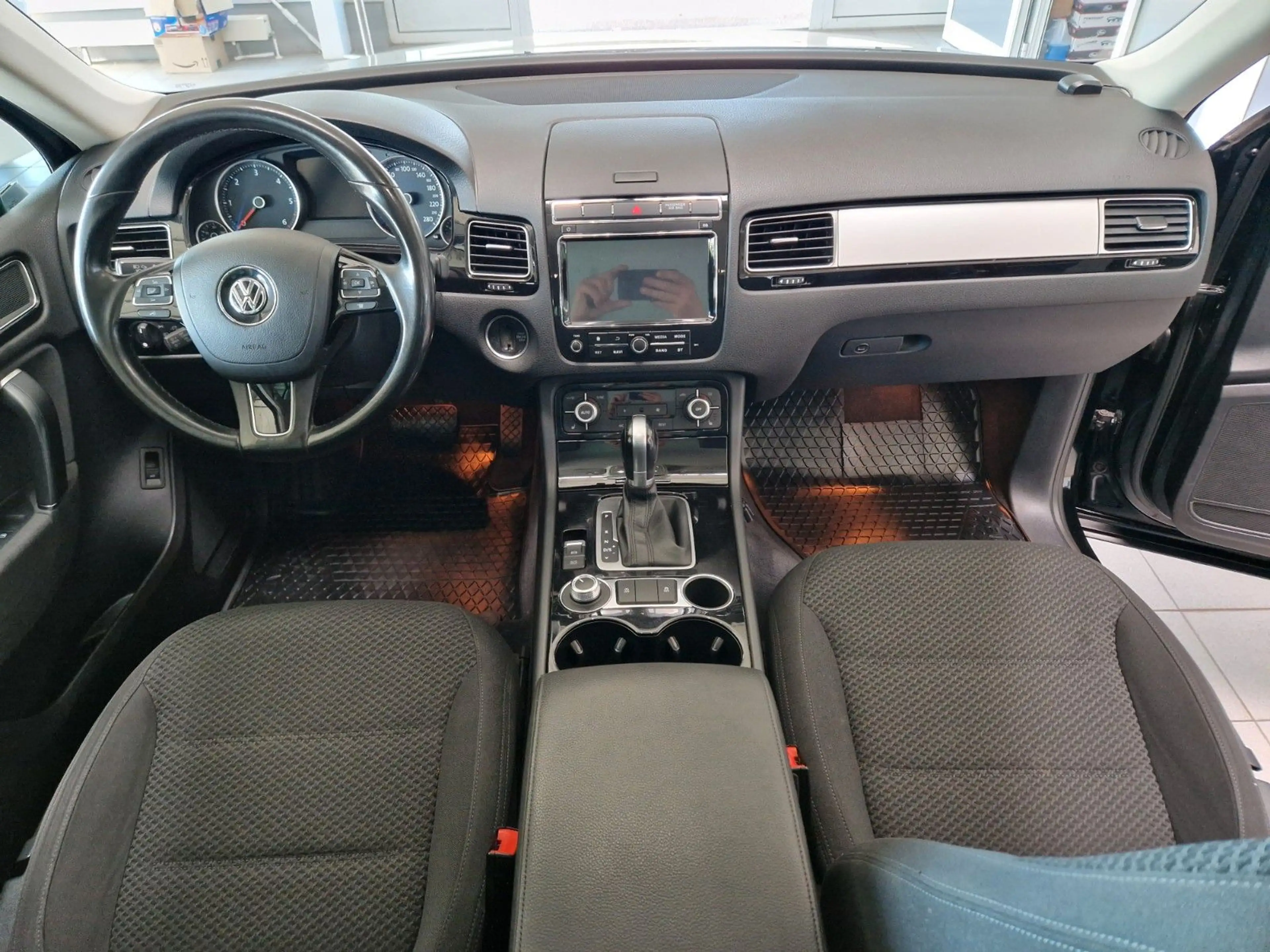 Volkswagen Touareg V6 TDI BMT 4Motion NAVI AHK 204PS — photo 13