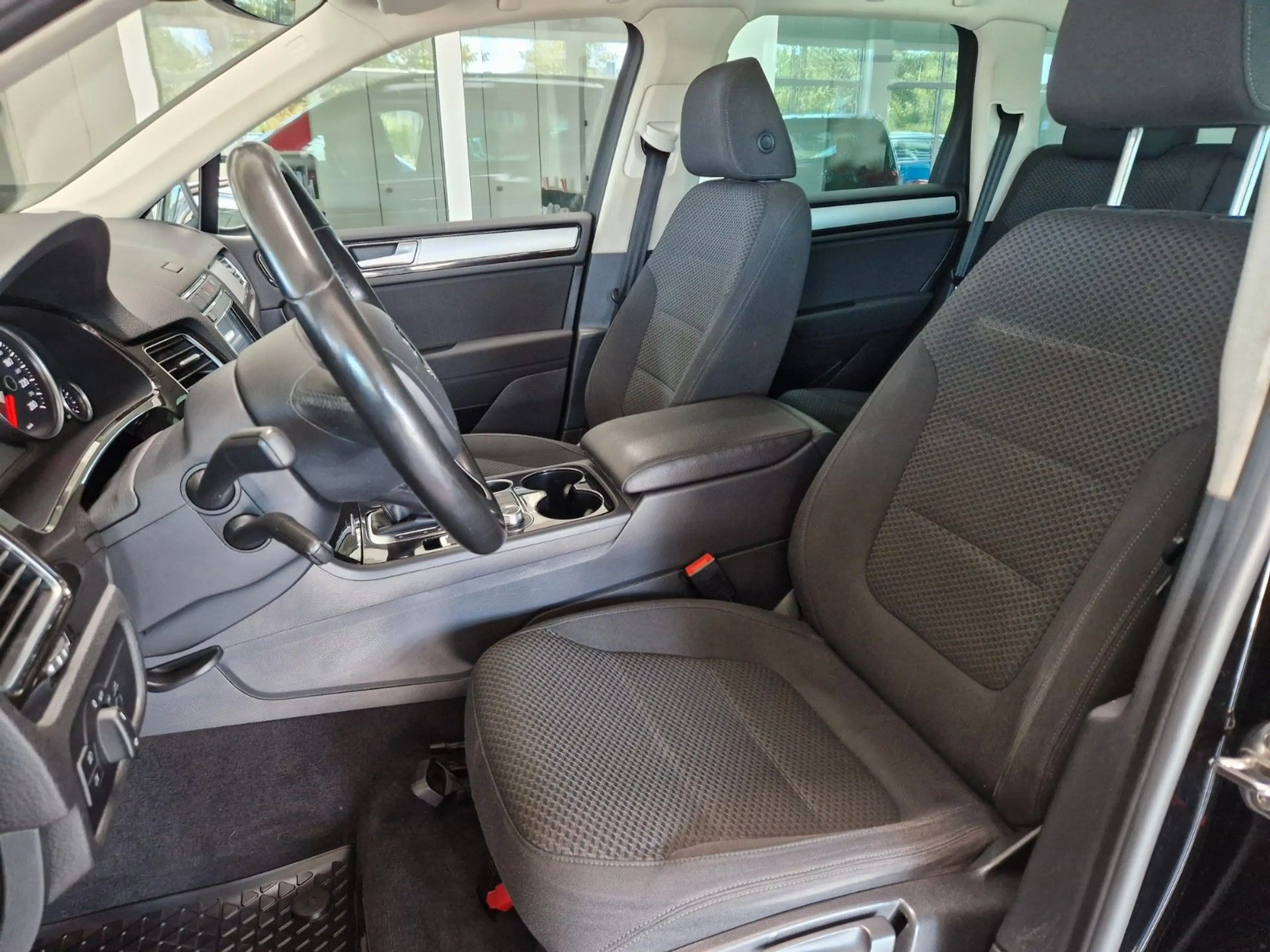 Volkswagen Touareg V6 TDI BMT 4Motion NAVI AHK 204PS — photo 8