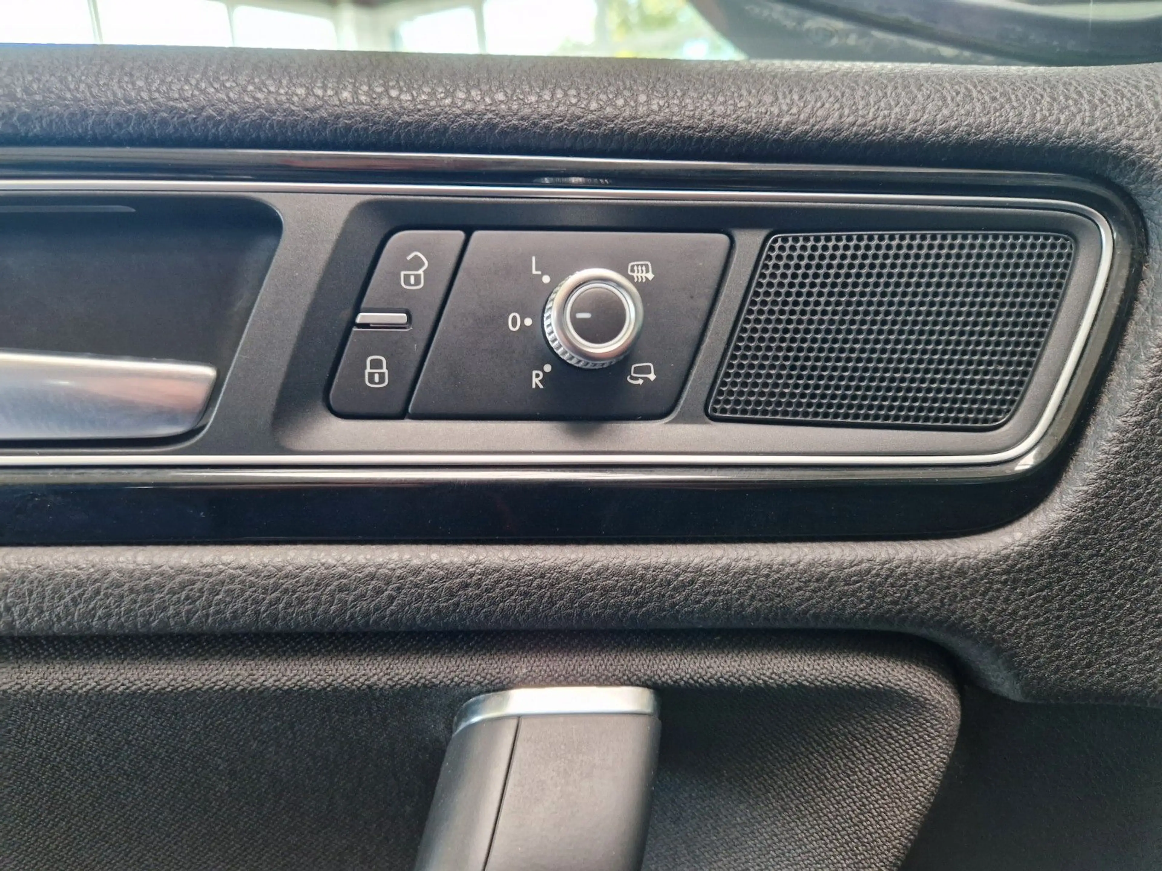 Volkswagen Touareg V6 TDI BMT 4Motion NAVI AHK 204PS — photo 15