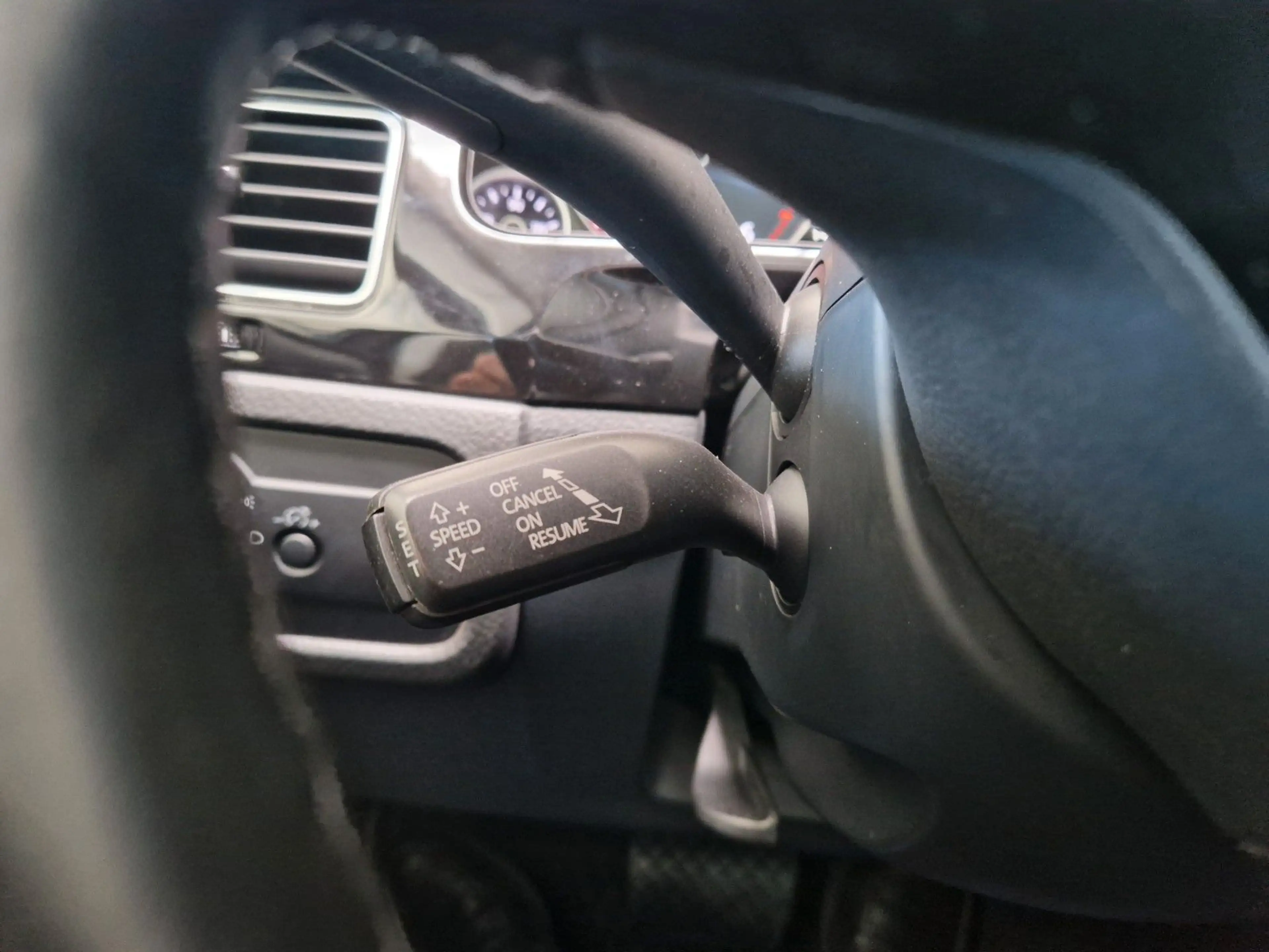Volkswagen Touareg V6 TDI BMT 4Motion NAVI AHK 204PS — photo 21