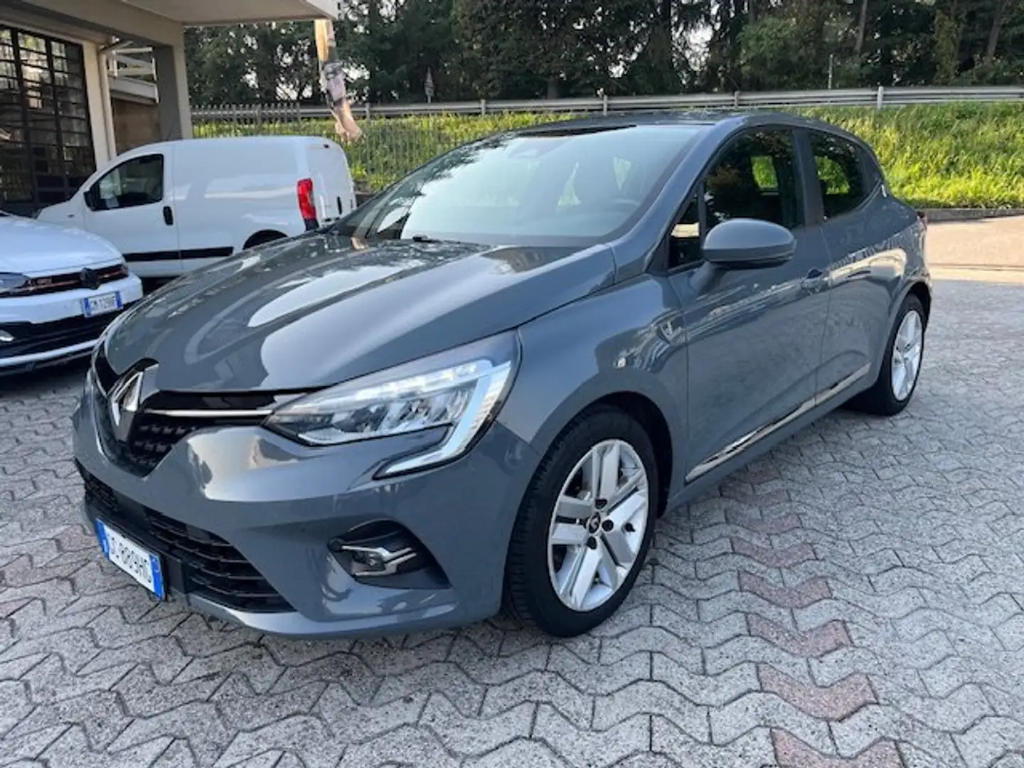 Renault Clio 1.0 tce Zen 100cv "OK NEOPATENTATI" Grigio - 1