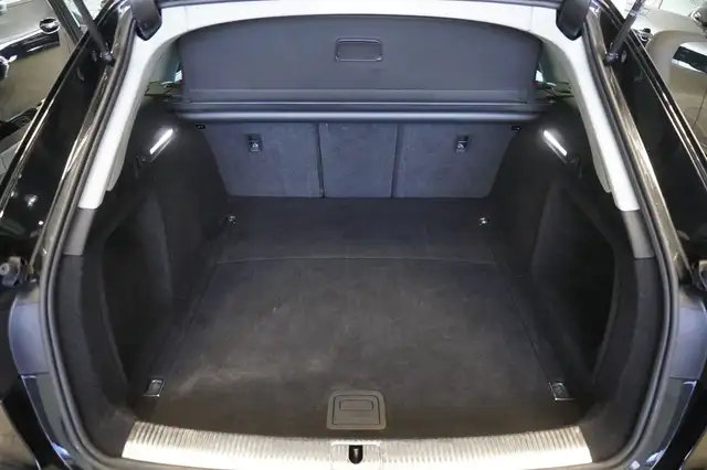 Audi A4 view 10