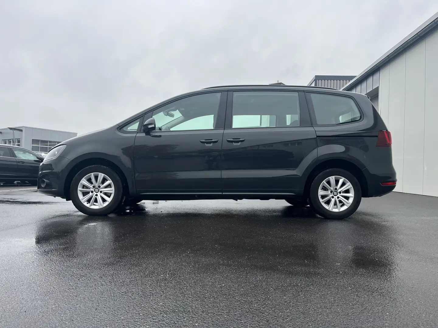 SEAT Alhambra 2.0 TDI Style 188€ m. 20% Anzahlung AHK DAB Navi Grau - 2