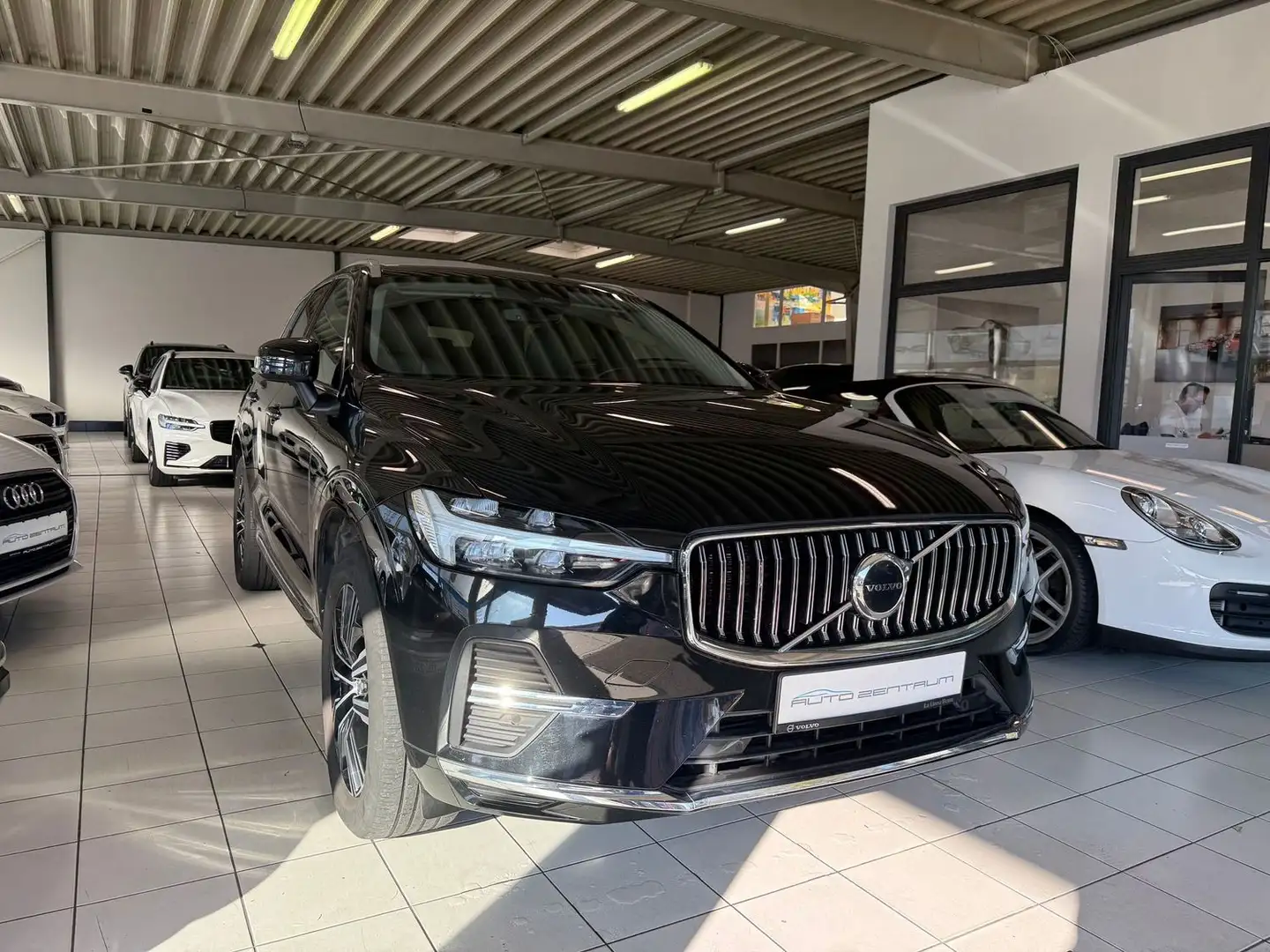 Volvo XC60 Inscription PANORAMA NEUWERTIG FACELIFT Schwarz - 1