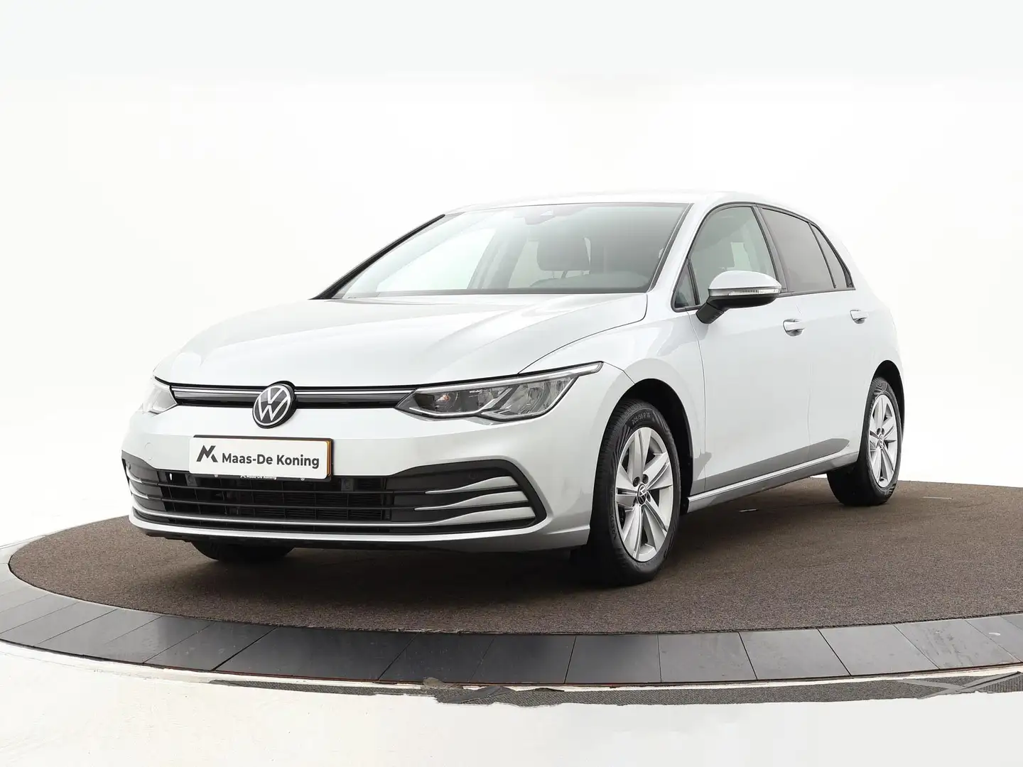 Volkswagen Golf 1.0 eTsi 110pk DSG Life · Apple/Android Car Play · Grijs - 1