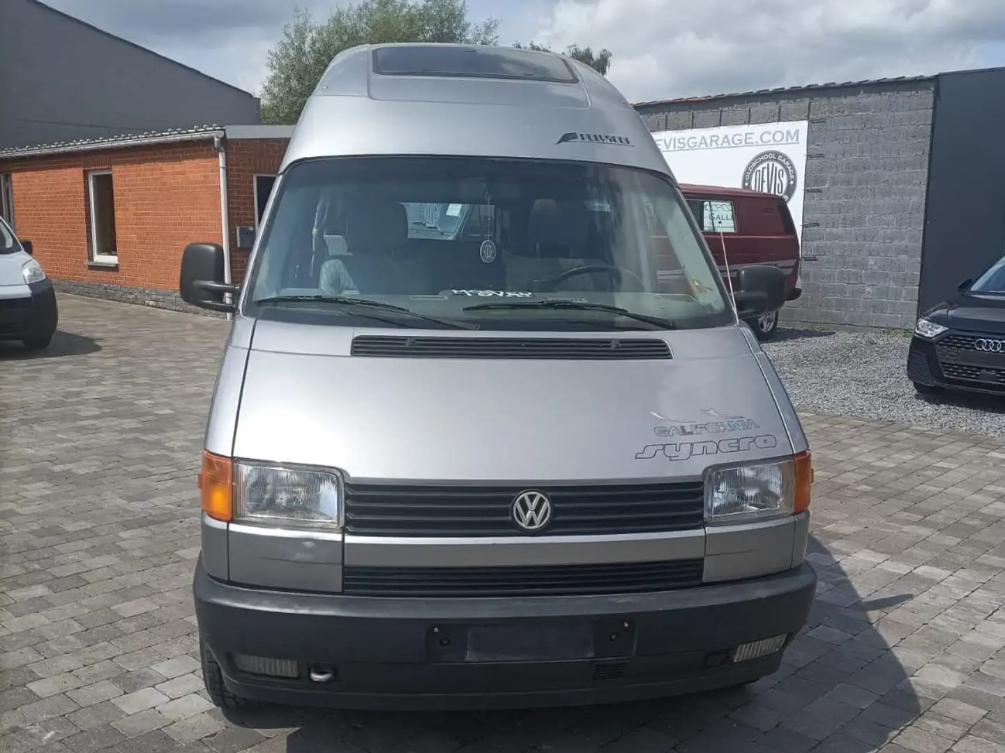Volkswagen T4 WESTFALIA SYNCRO 4X4 2.4D srebrna - 1