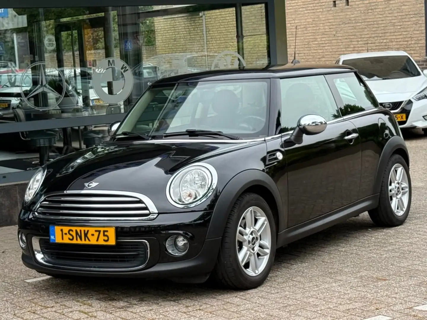 MINI Cooper 1.6 One Holland Street Navi Airco Cruise Schwarz - 2