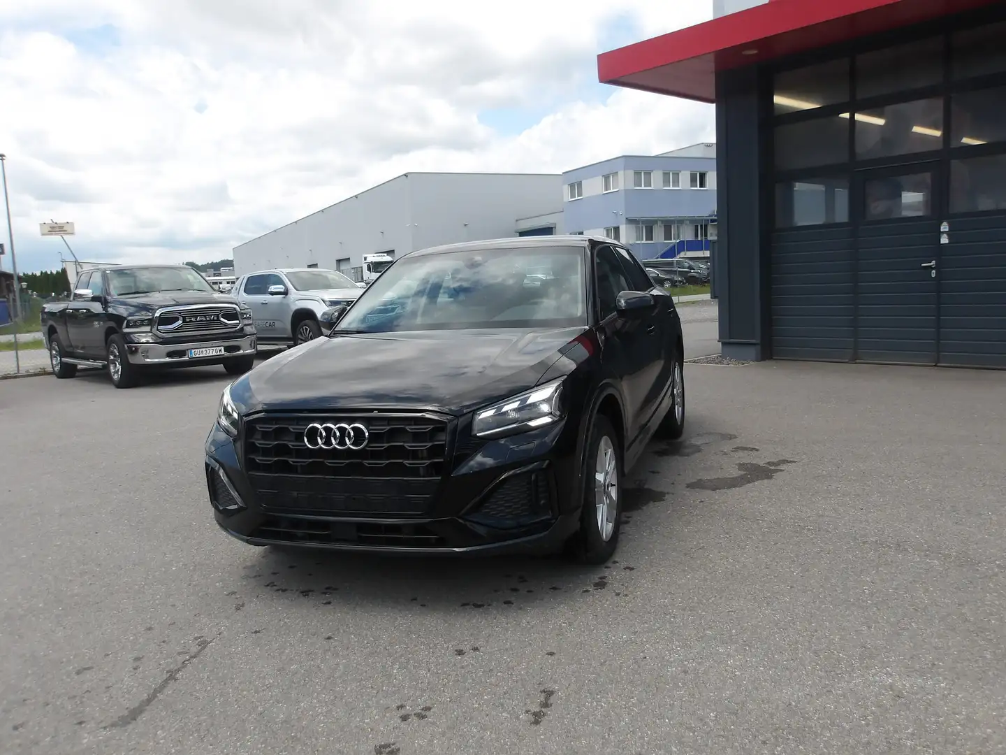 Audi Q2 30 TFSI advanced *MATRIX*RFK* Schwarz - 2