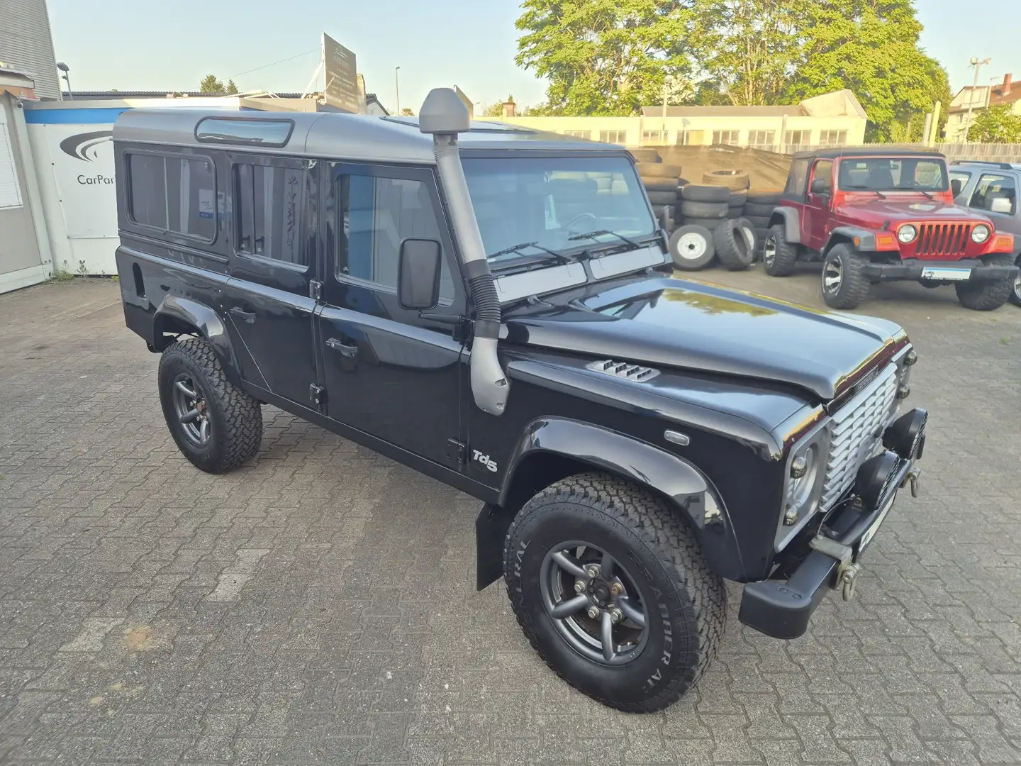 Land Rover Defender 110 Td5 **Grüne Plakette/viele Extras** Schwarz - 2