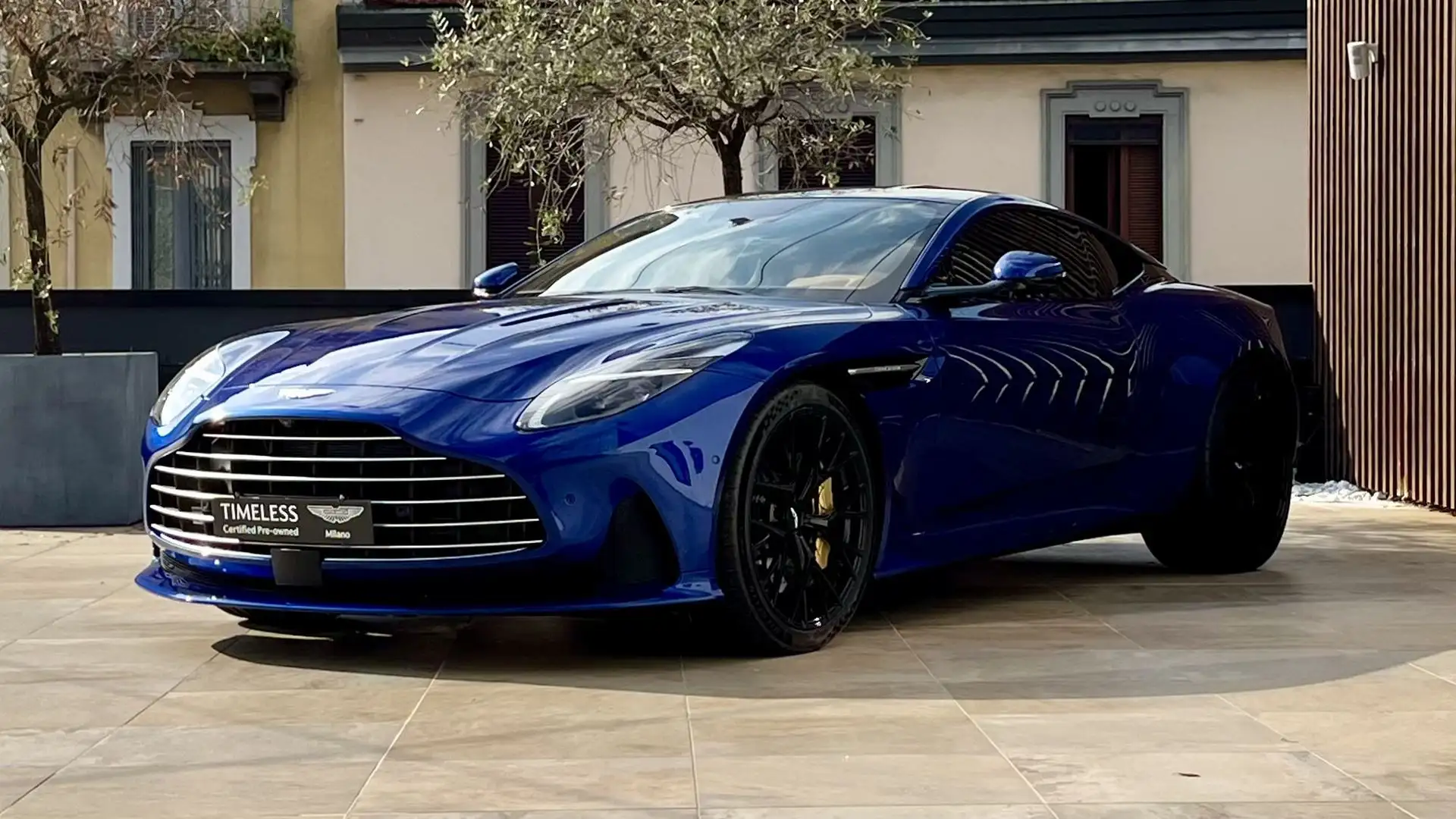 Aston Martin DB12 Coupe 4.0 V8 auto Blu/Azzurro - 1