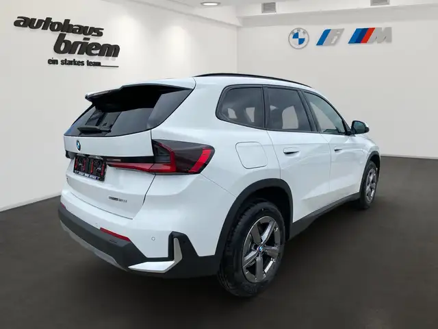 BMW X1 view 3