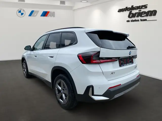 BMW X1 view 4