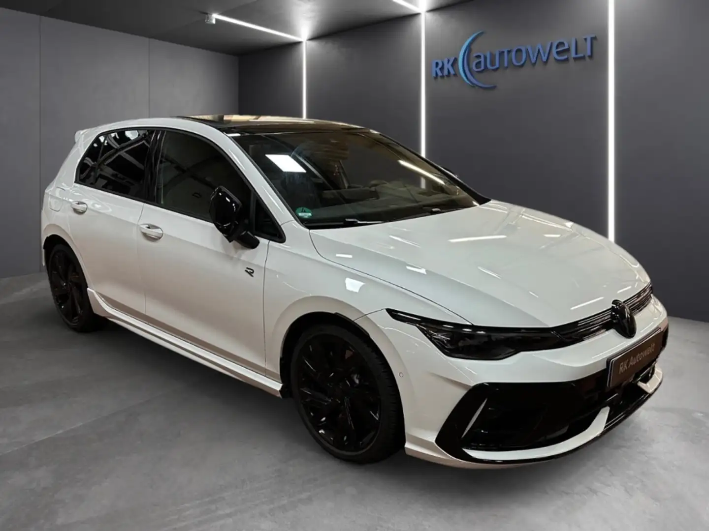 Volkswagen Golf VIII R BLACK EDITION 2.0 TSI OPF 4MOTION DSG Weiß - 2