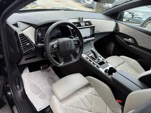 DS Automobiles DS 7 Crossback view 14