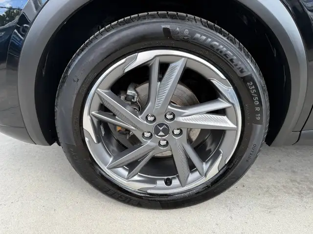 DS Automobiles DS 7 Crossback view 12