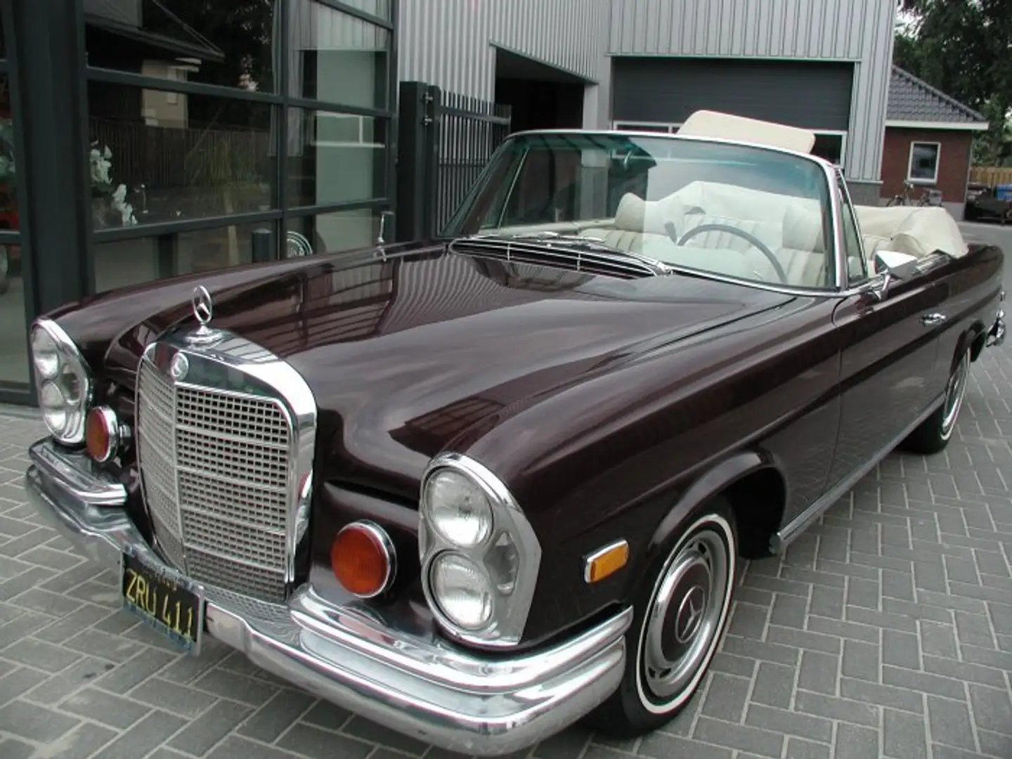 Mercedes-Benz 280 SE Brązowy - 1