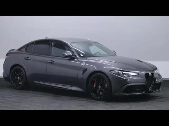 Alfa Romeo Giulia view 3
