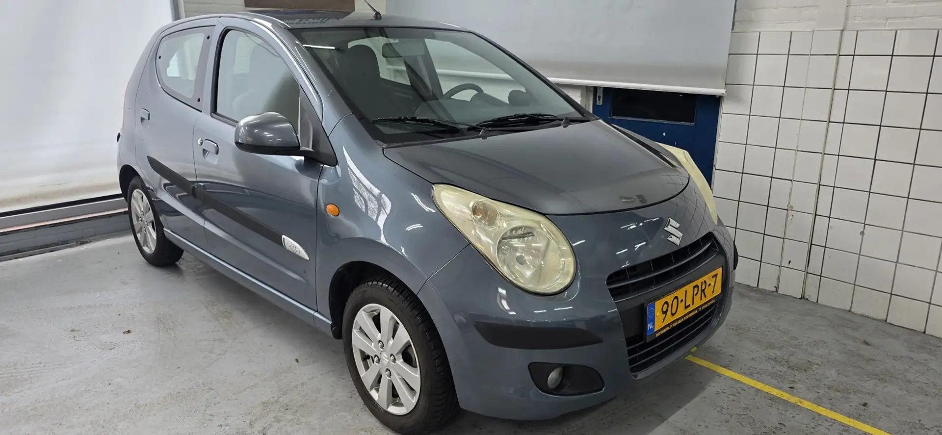 Suzuki Alto 1.0 Exclusive Gris - 1