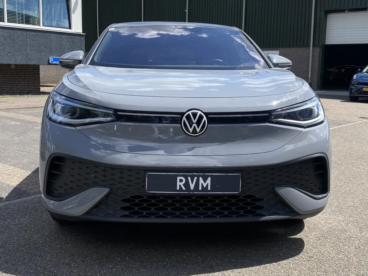Volkswagen ID.5 Pro 77 kWh MEMORY SEAT | PANO | 360 CAMERA Grijs - 2