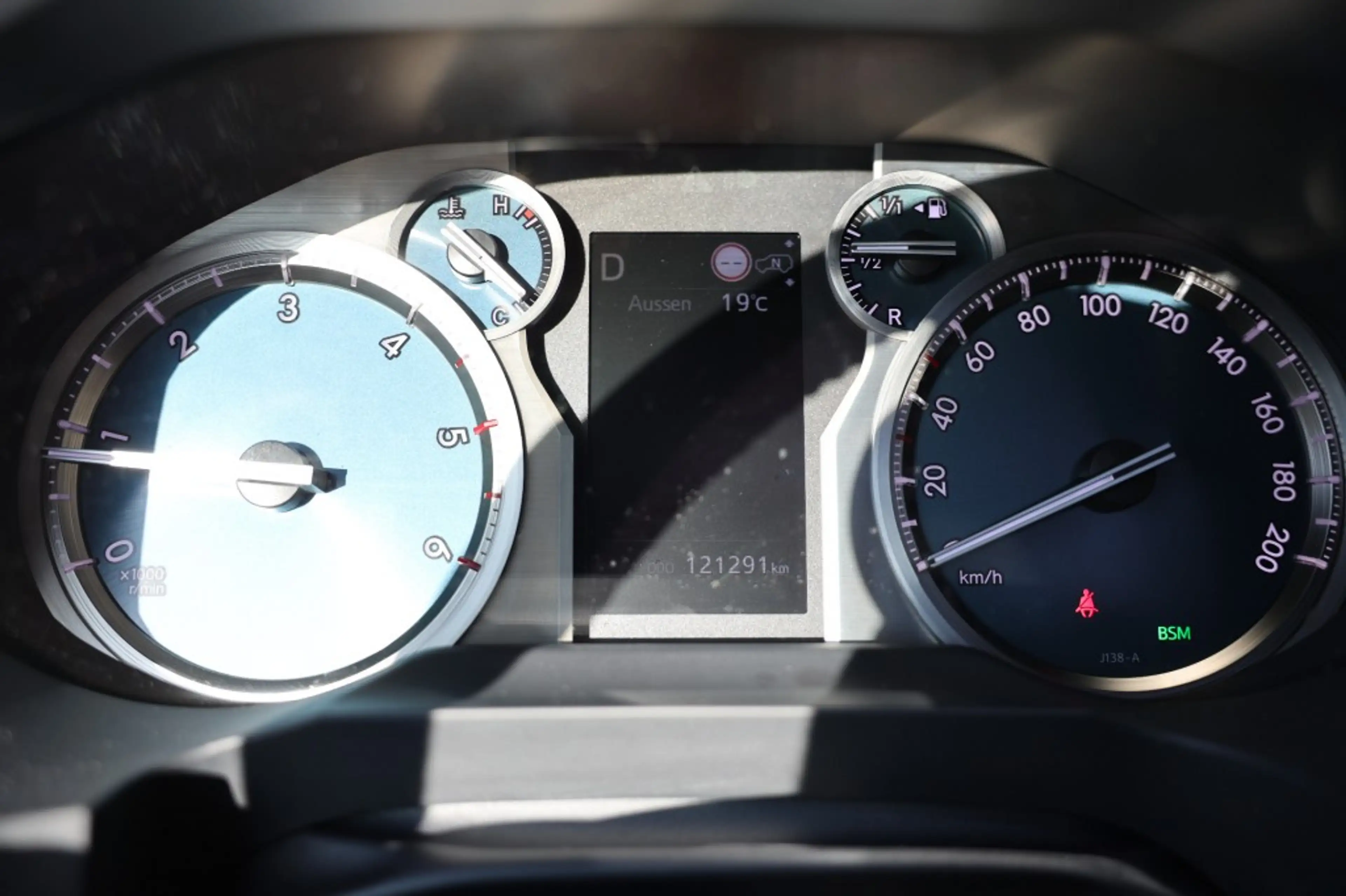 Toyota Land Cruiser 2.8 D-4D 5DRS BLACK EDITION A/T VAN — photo 14