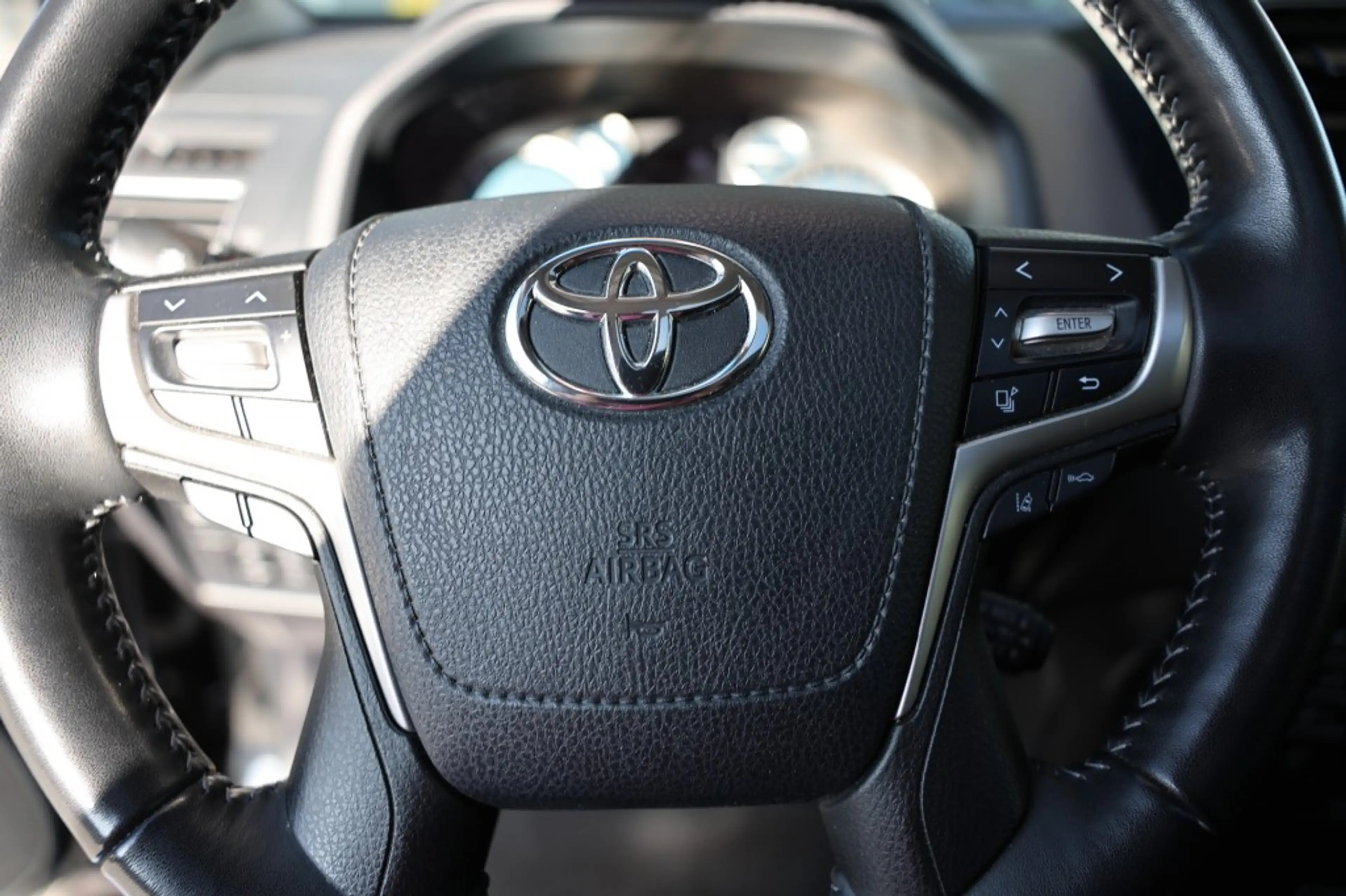 Toyota Land Cruiser 2.8 D-4D 5DRS BLACK EDITION A/T VAN — photo 27