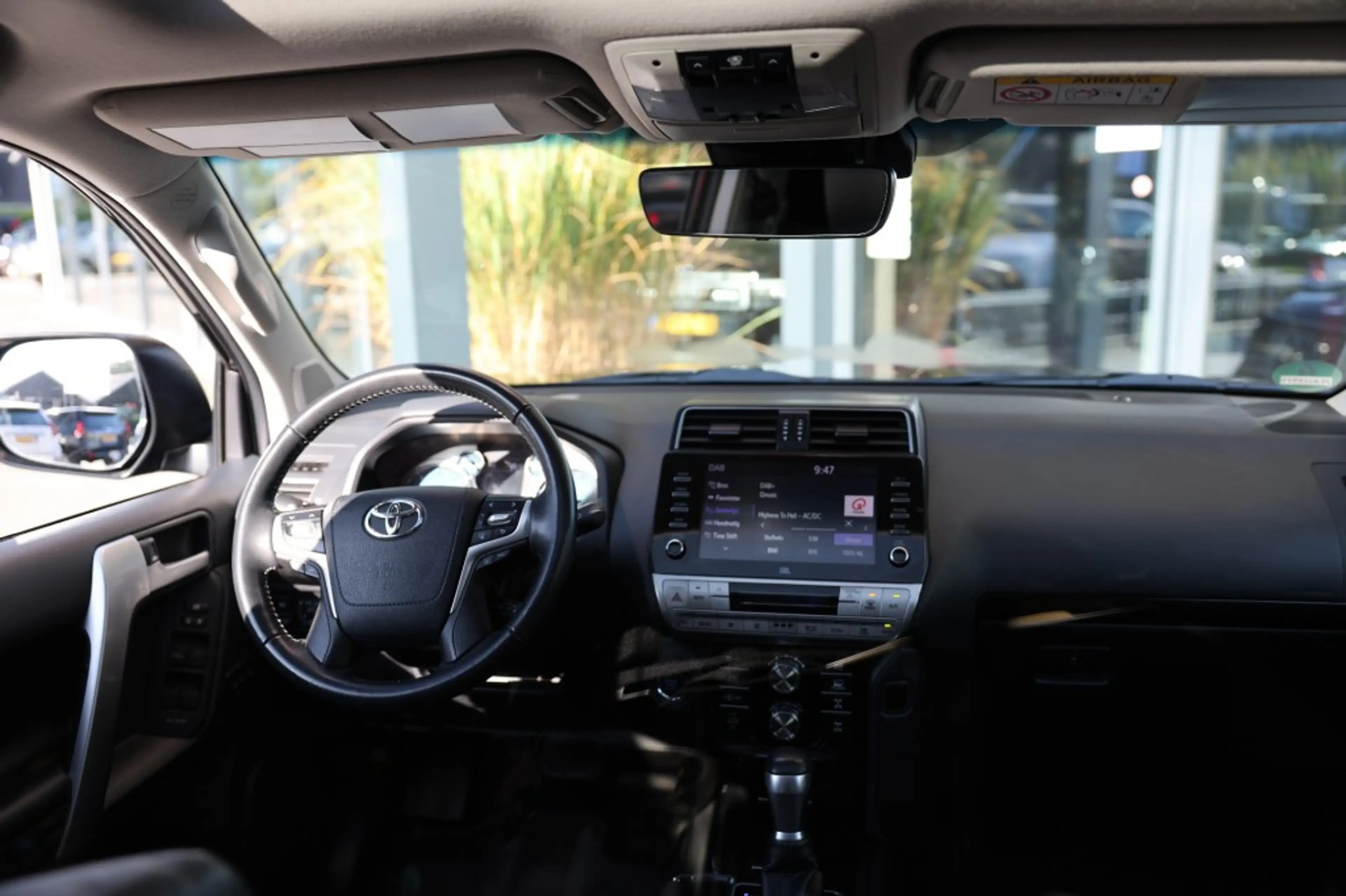 Toyota Land Cruiser 2.8 D-4D 5DRS BLACK EDITION A/T VAN — photo 28