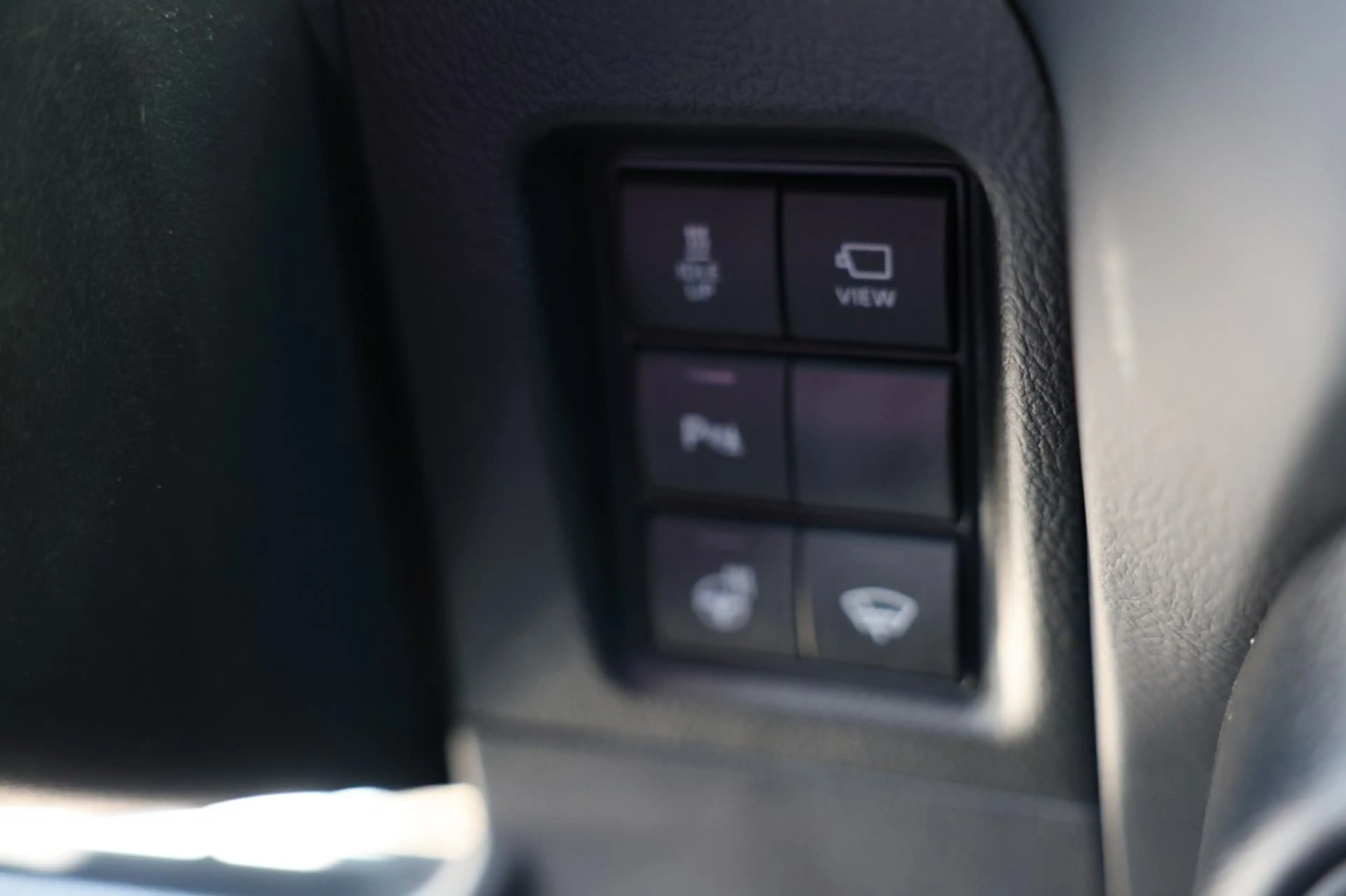 Toyota Land Cruiser 2.8 D-4D 5DRS BLACK EDITION A/T VAN — photo 25